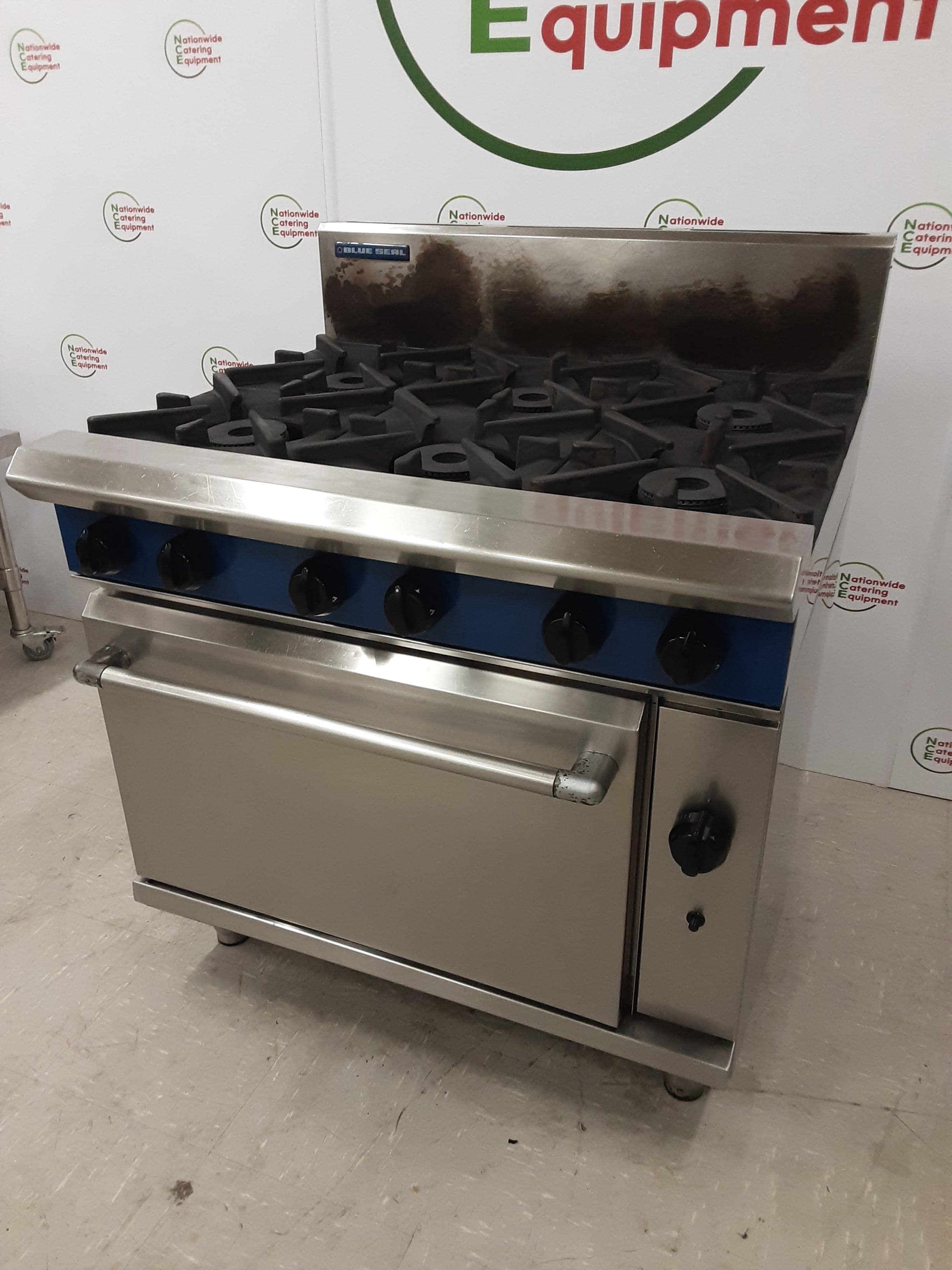 Blue Seal LPG Six Burner Stove & Oven, Model-G506DF (NCE6129) — image 3