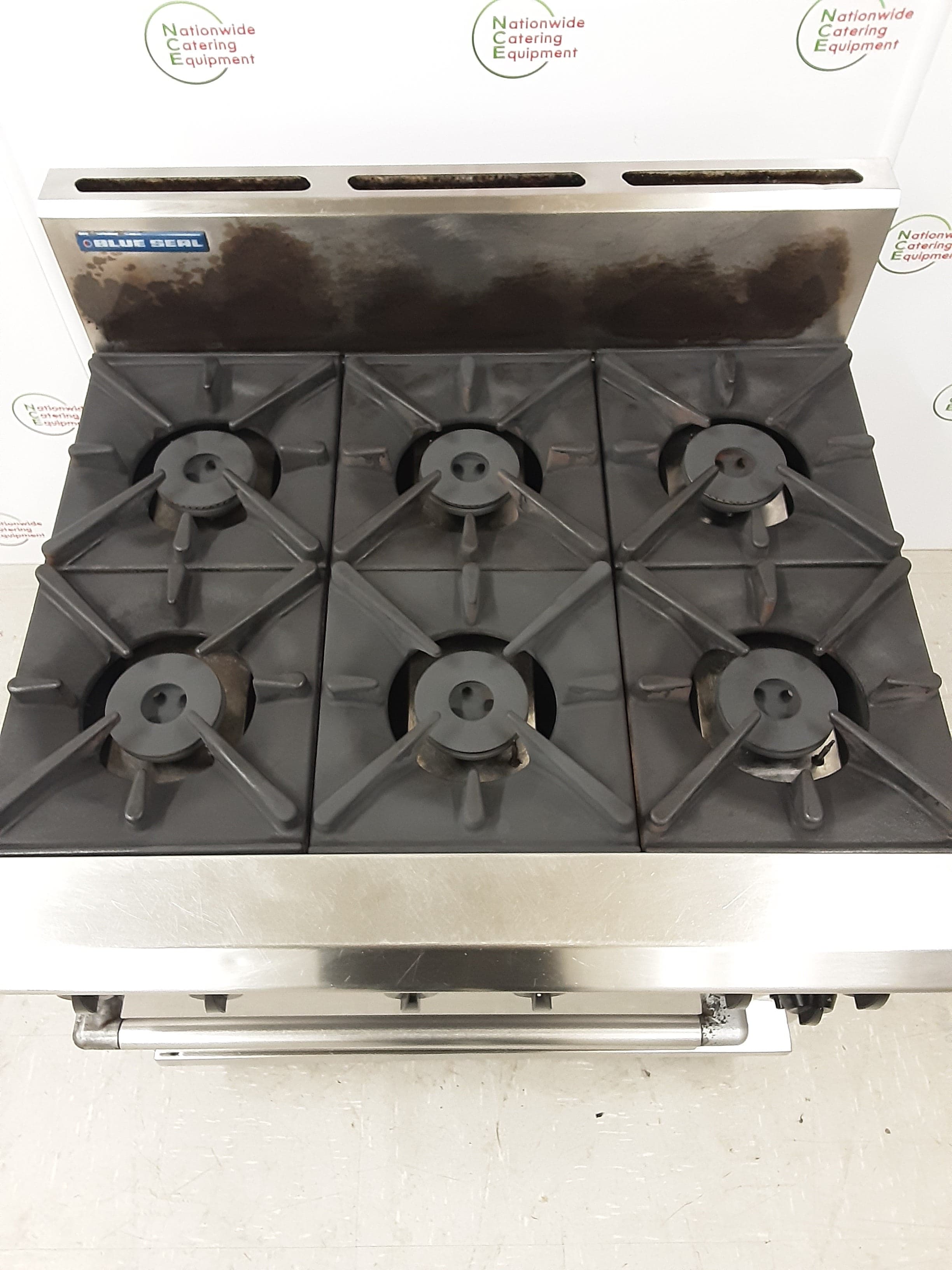 Blue Seal LPG Six Burner Stove & Oven, Model-G506DF (NCE6129) — image 4