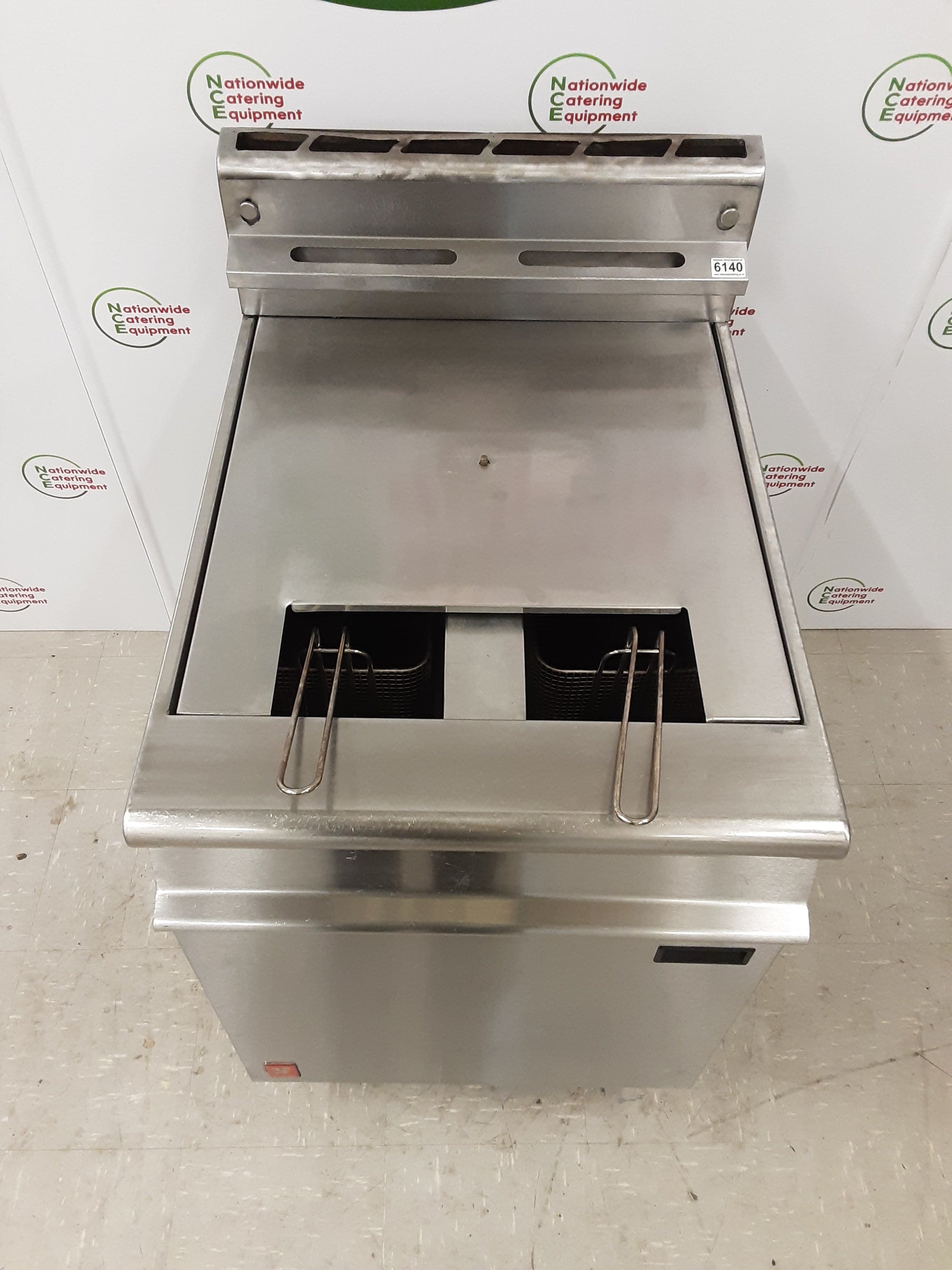 Falcon Dominator Large Twin Tank Fryer, Natural Gas, Model- G3865  (NCE6140) — image 2