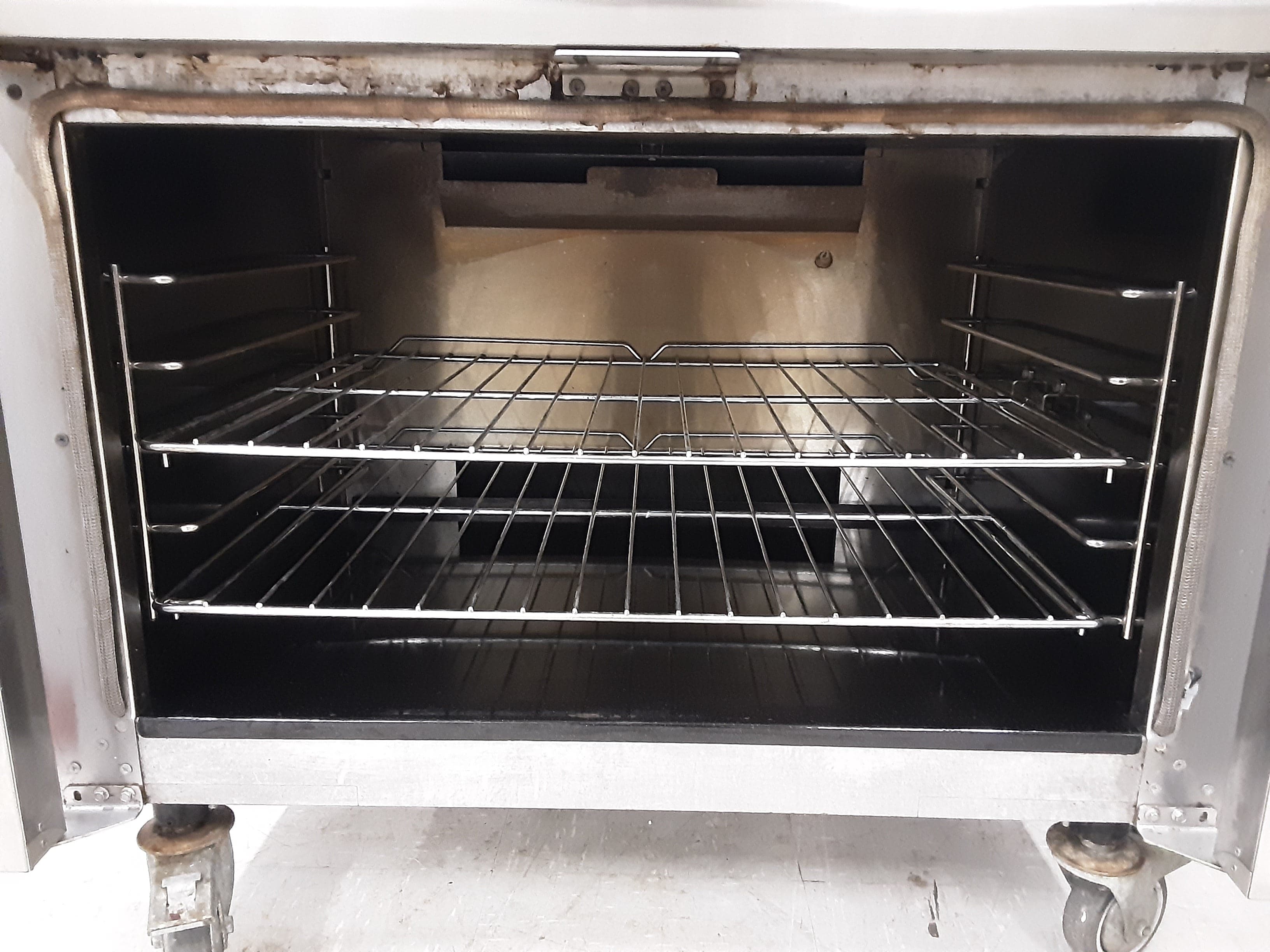 Falcon Dominator Six Burner Stove and Oven, Natural Gas, Model- G3101 (NCE6143) — image 6
