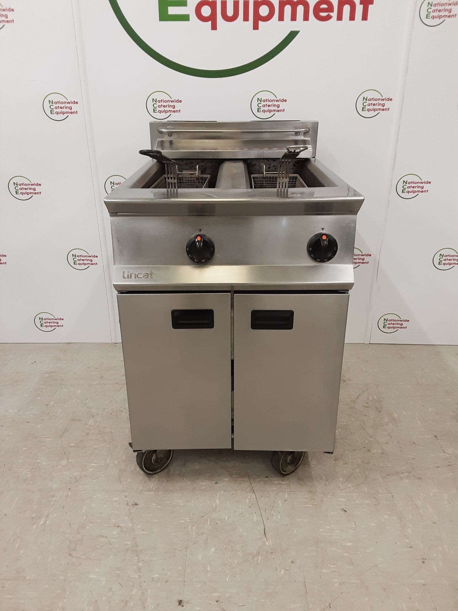 Lincat Opus Twin Tank Natural Gas Fryer, Model- OG8111/N — image 1
