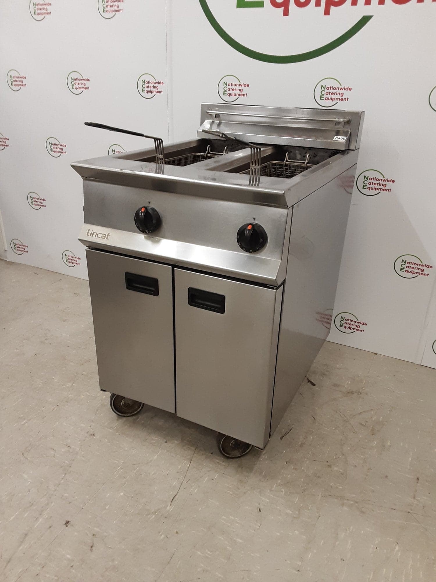 Lincat Opus Twin Tank Natural Gas Fryer, Model- OG8111/N — image 2