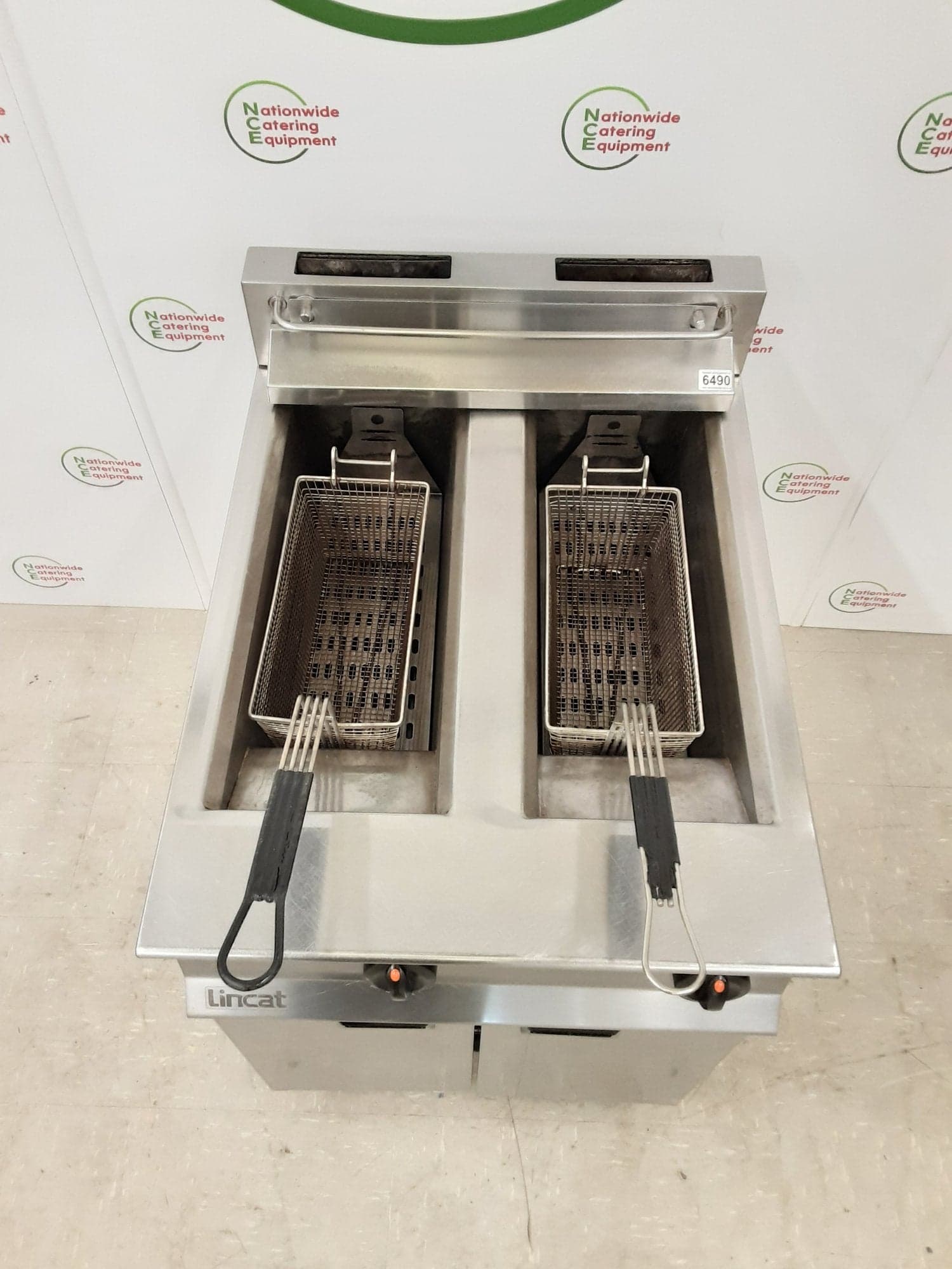 Lincat Opus Twin Tank Natural Gas Fryer, Model- OG8111/N — image 4