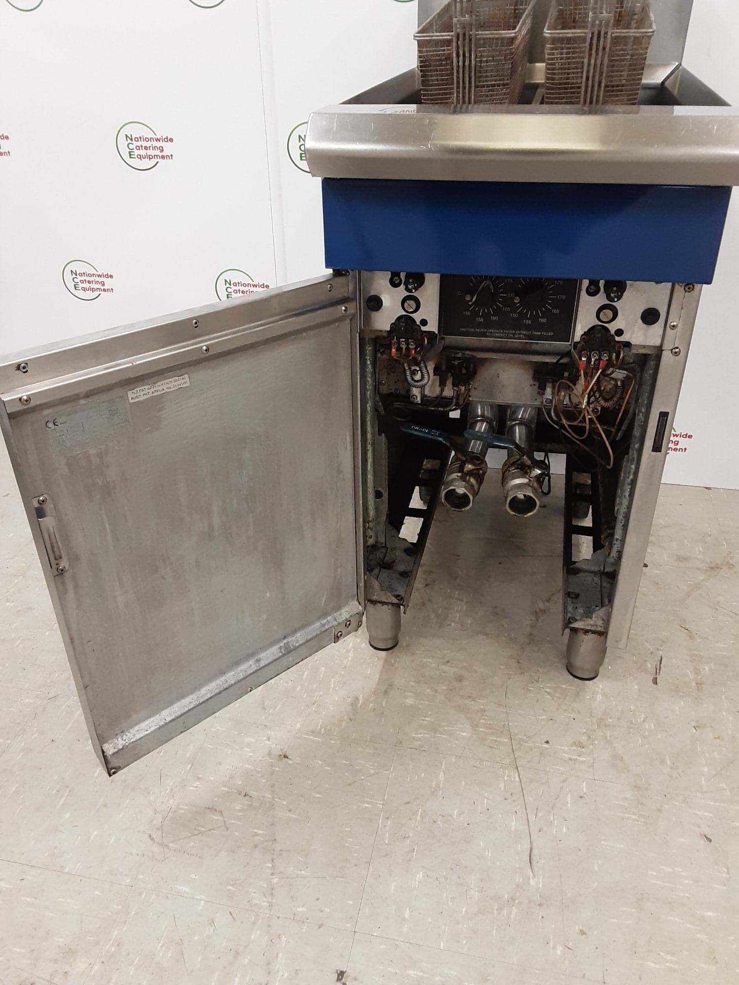 Blueseal Twin Tank Natural Gas Fryer, Model- GT46 — image 5