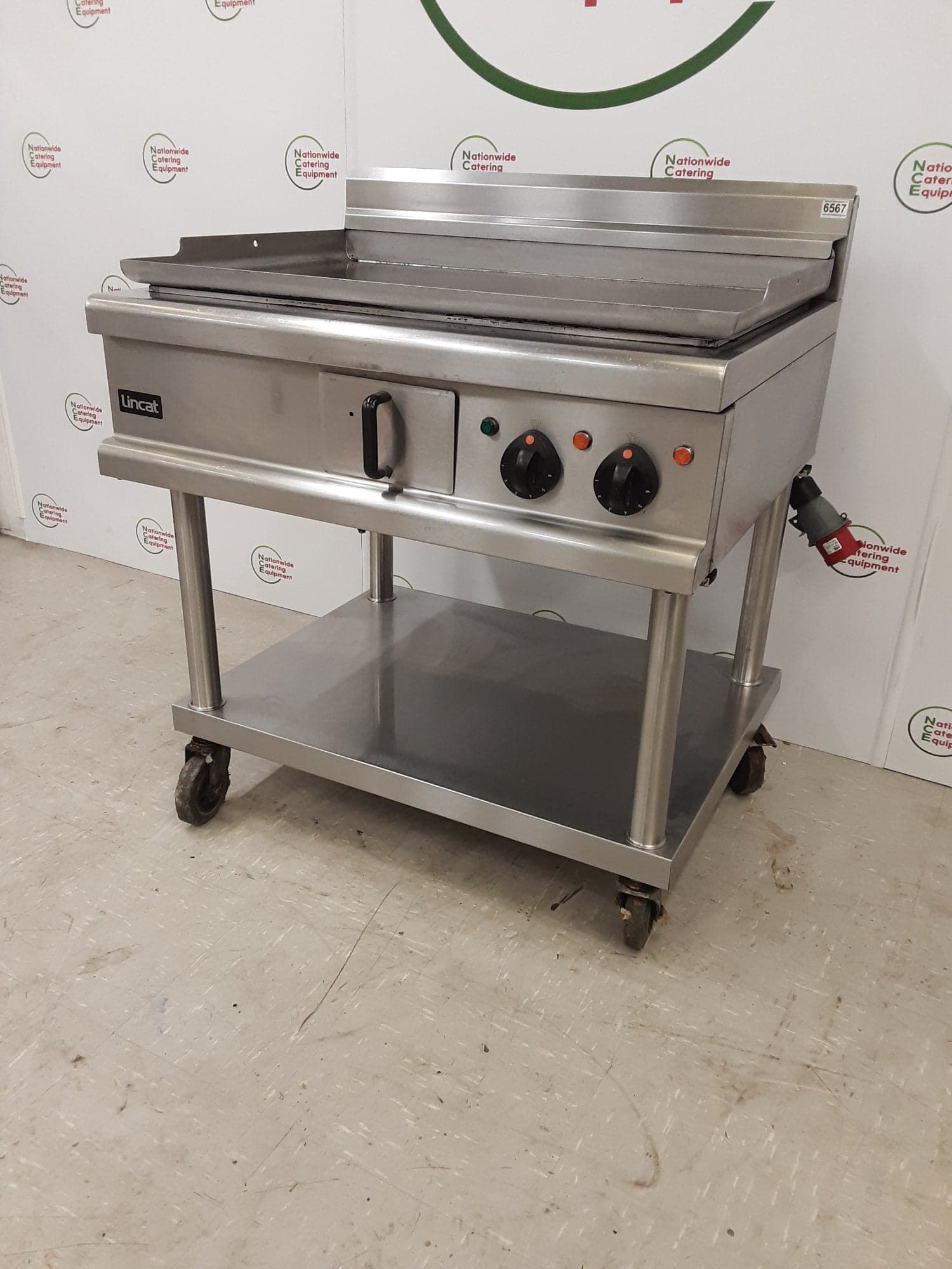 Lincat Opus Electric (3ph/32amp) Griddle On Stand, Model- — image 3