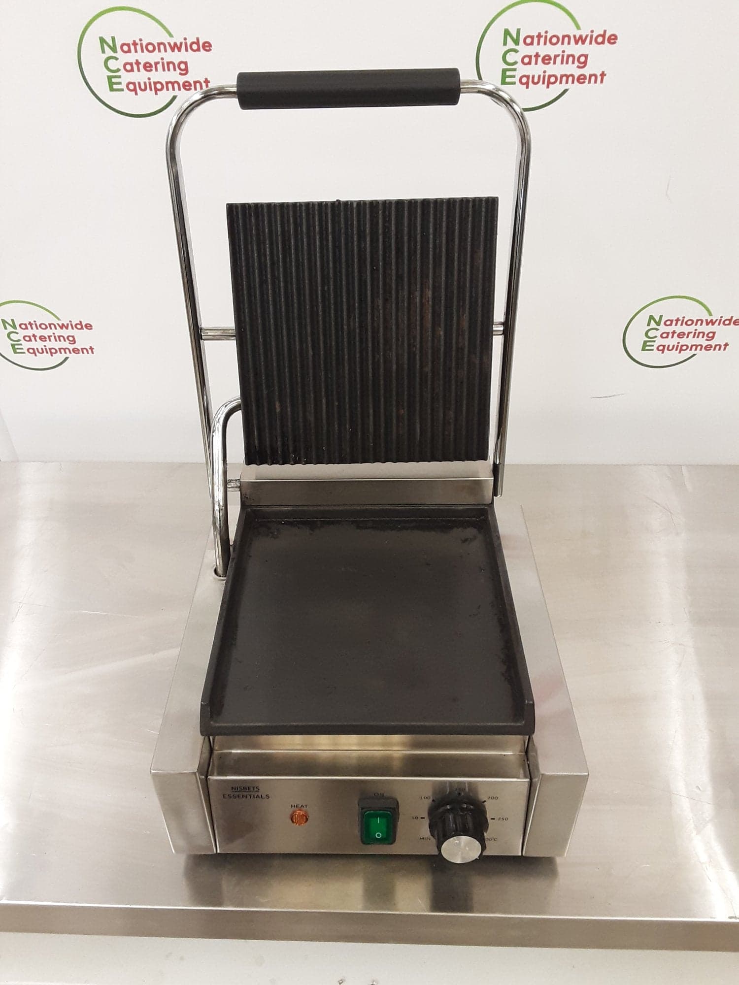 Nisbets Essentials Single Panini Machine/Contact Grill, Model- DA396 — image 5