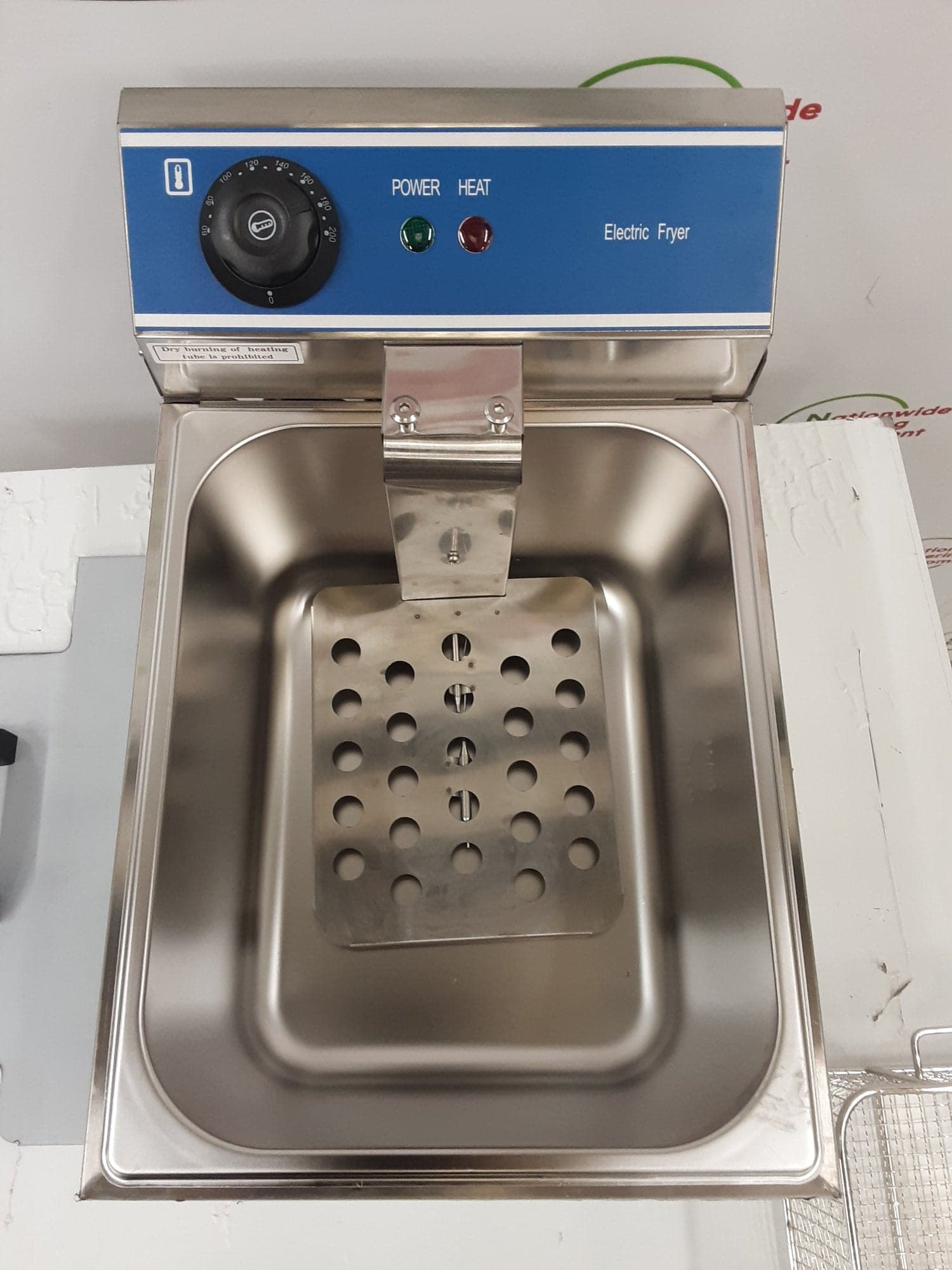 Genesis Catering Equipment Single Tank Tabletop 13amp Electric 10L Fryer, Model- DL-10B — image 10