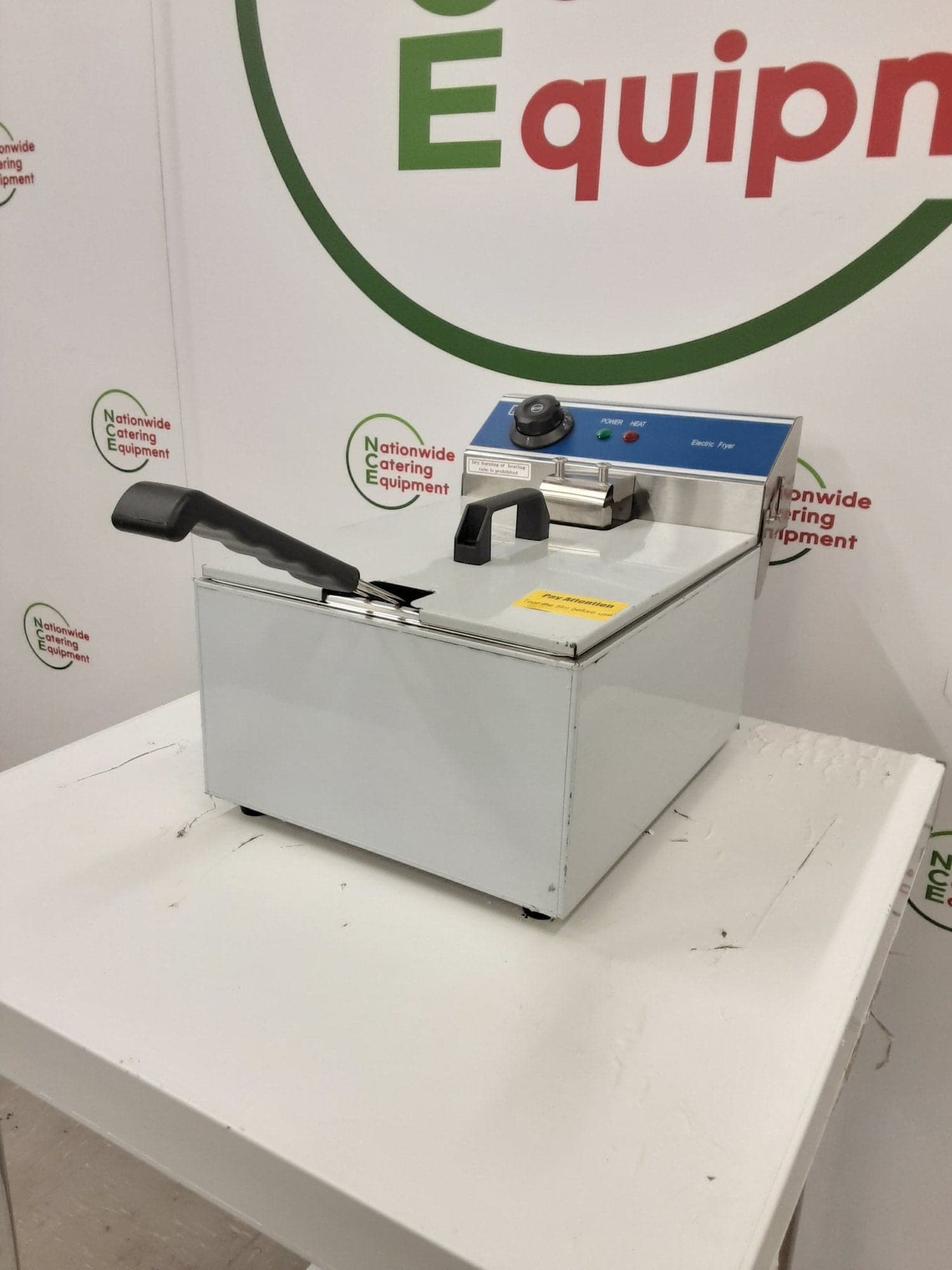 Genesis Catering Equipment Single Tank Tabletop 13amp Electric 10L Fryer, Model- DL-10B — image 7