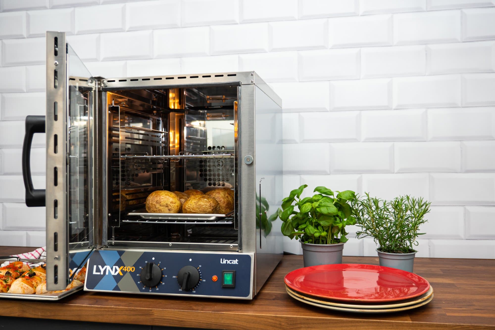 Lincat Lynx 400 LCO Slim Tabletop Convection Oven, 13amp, Model- LCOS — image 4