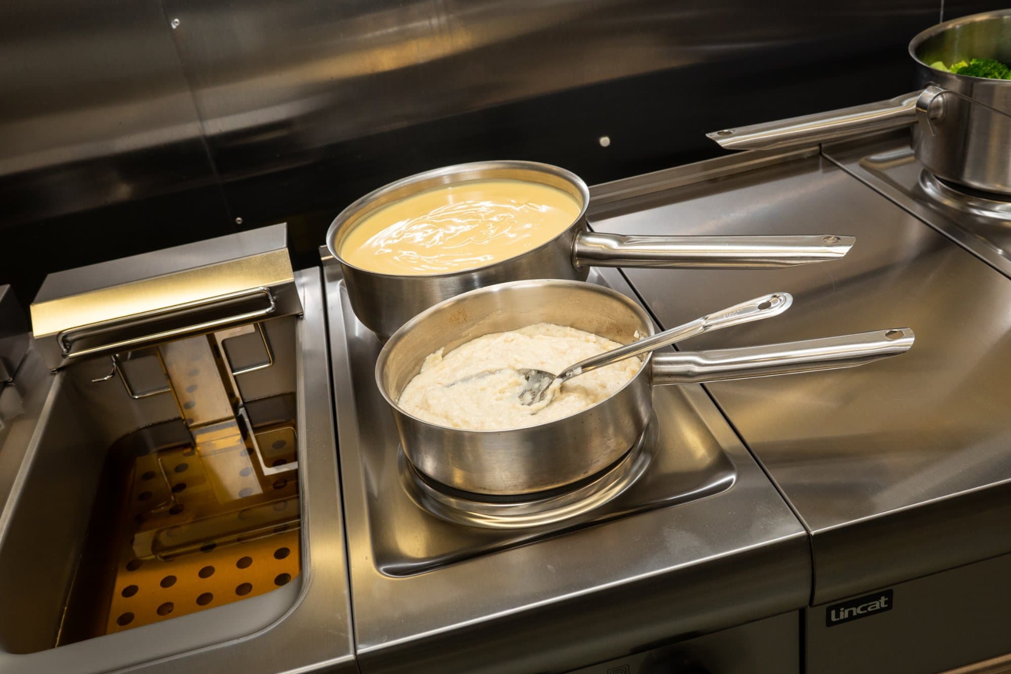 Lincat Silverlink 600, Two Plate Boiling Top, 13amp, 3kw, Model- HT3 — image 2