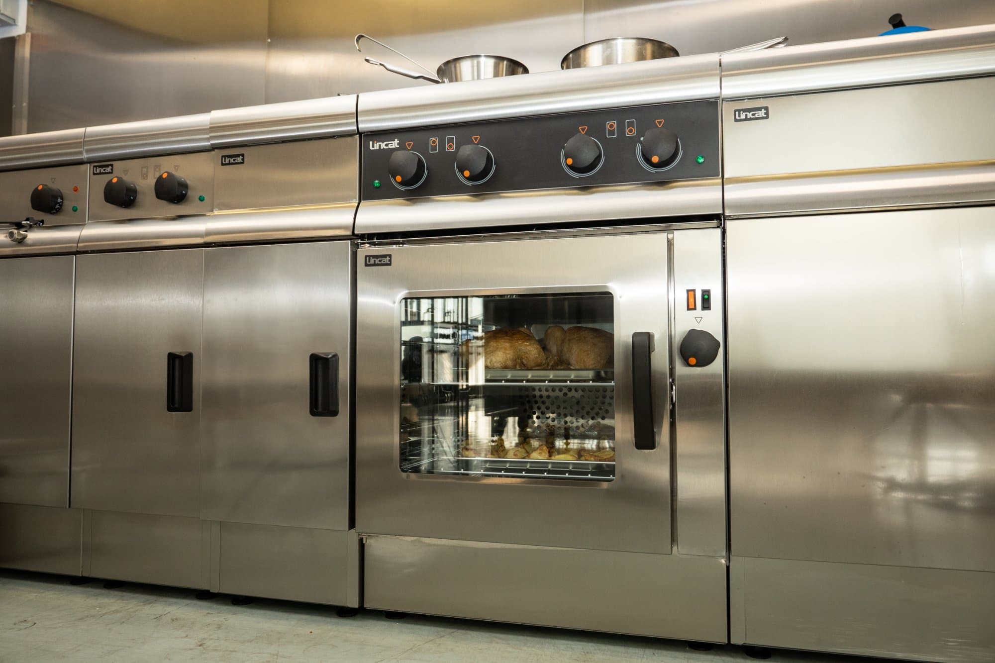 Lincat Silverlink 600, 4 Zone Induction Hob, 2x13amp/2x3kw, Model- SLI42 — image 3