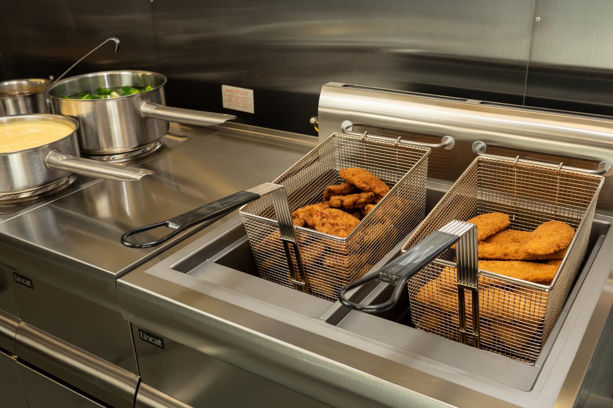 Lincat Silverlink 600 Propane Free-Standing Twin Tank Fryer, Model- J10/P — image 4