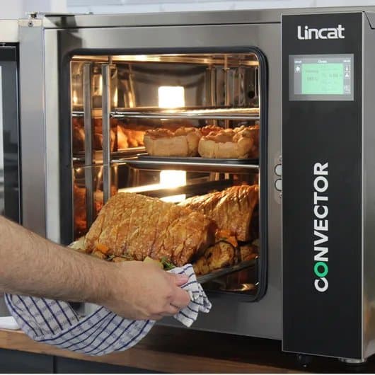 Lincat Convector Convection Oven, Touch Screen, 2.8kw, Model- CO343T — image 5