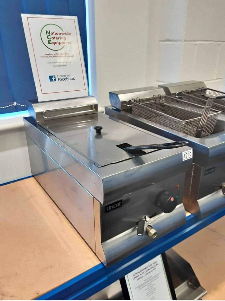 Lincat Tabletop Electric Fryer, Single Tank, Model-DF39 (4270) — image 1