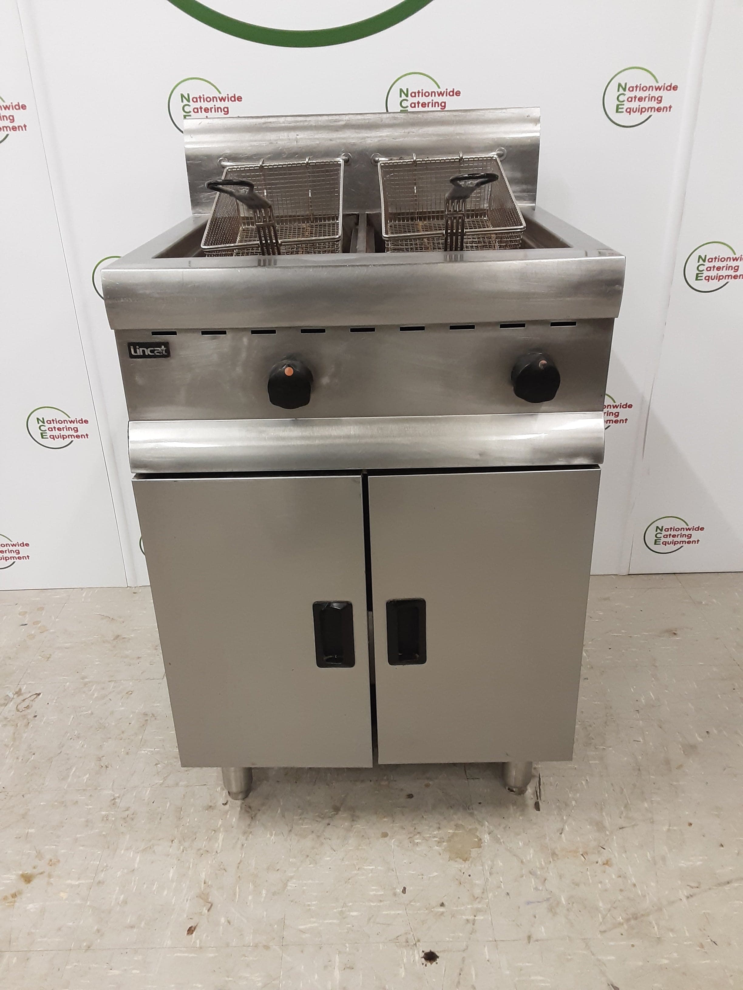 Lincat Silverlink LPG Twin Tank Fryer, Model- J10 (NCE4394) — image 1