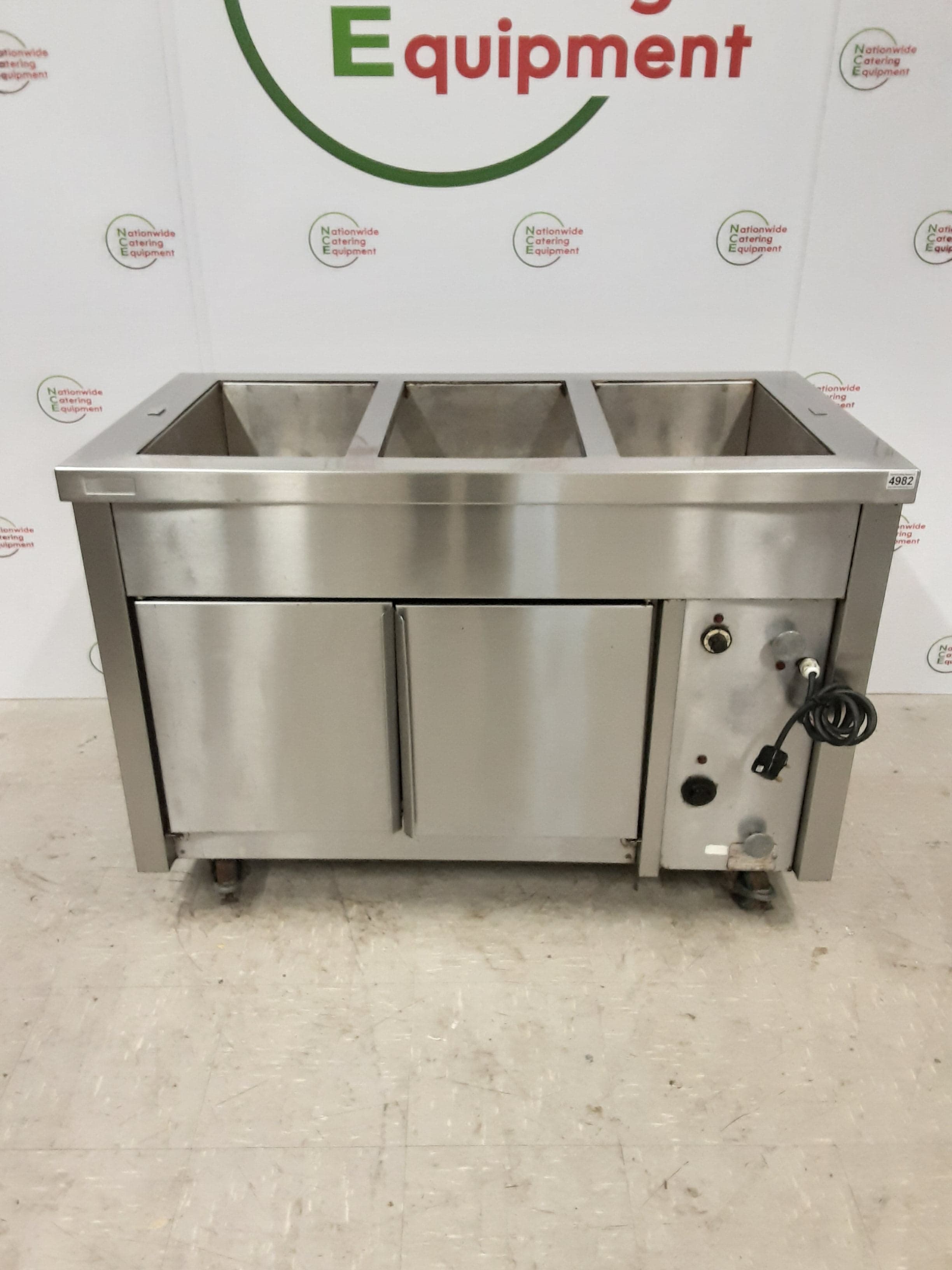 Bartlett Mobile 13amp Hot Cupboard/Dry Bain Marie-CLEARANCE (NCE4982) — image 1