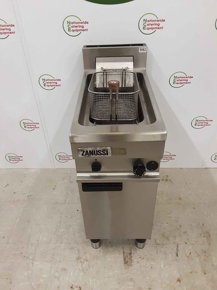 Zanussi Electric Single Tank Free-Standing Fryer, 3ph/16amp CLEARANCE (NCE5062) — image 1