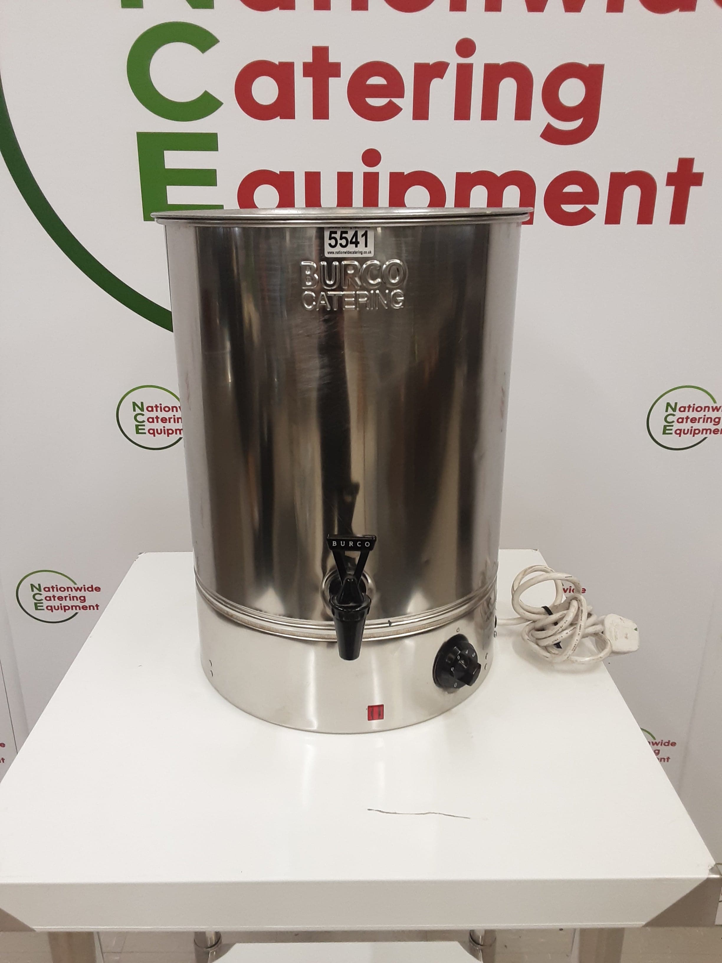 Burco 30L Manual Fill Hot Water Urn (NCE5541) — image 1