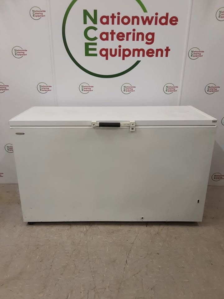 Tefcold 150cm Chest Freezer - CLEARANCE (NCE5868) — image 1