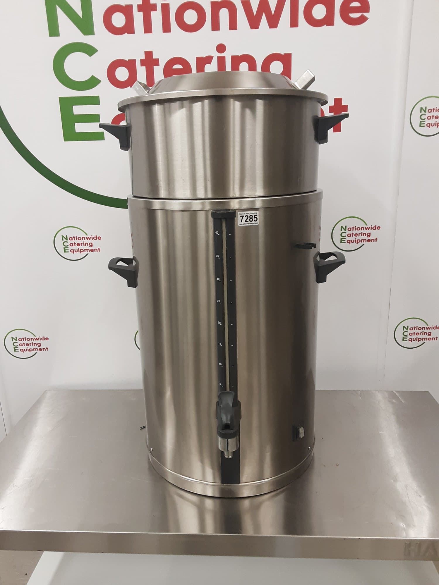 Bravilor Bonamat 40L Heated Beverage Container, Model- VHG-40-021 — image 1