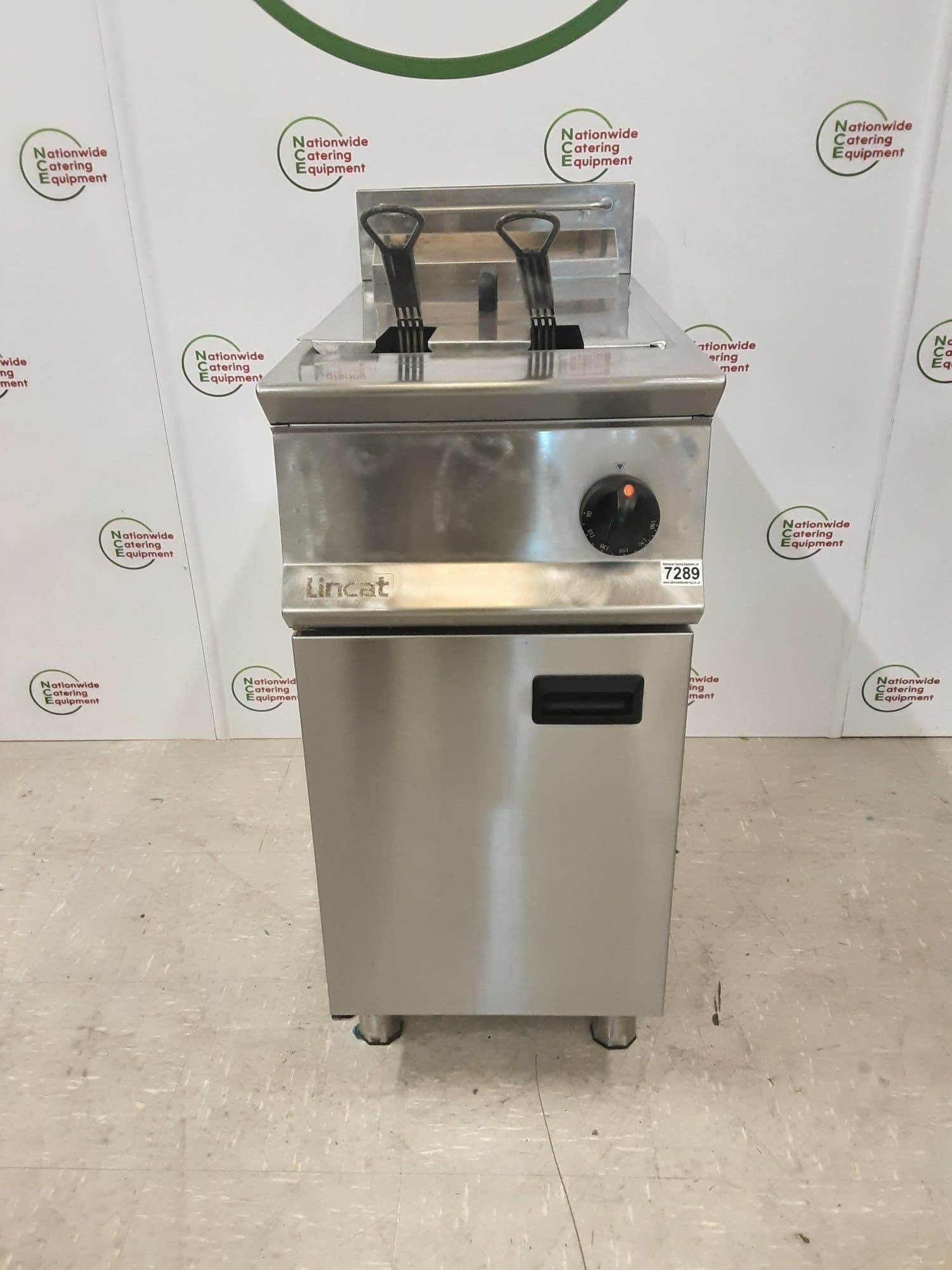 Lincat Opus 800 Single Tank Natural Gas Fryer, Model- OG8106/N — image 1