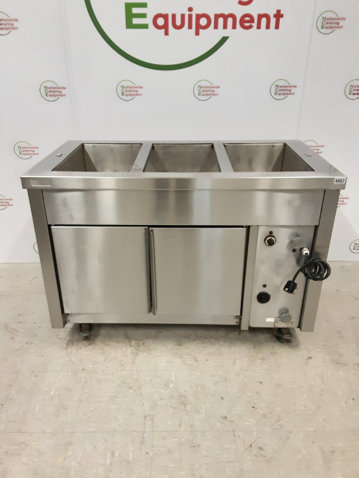 Bartlett Mobile 13amp Hot Cupboard/Dry Bain Marie-CLEARANCE (NCE4982)