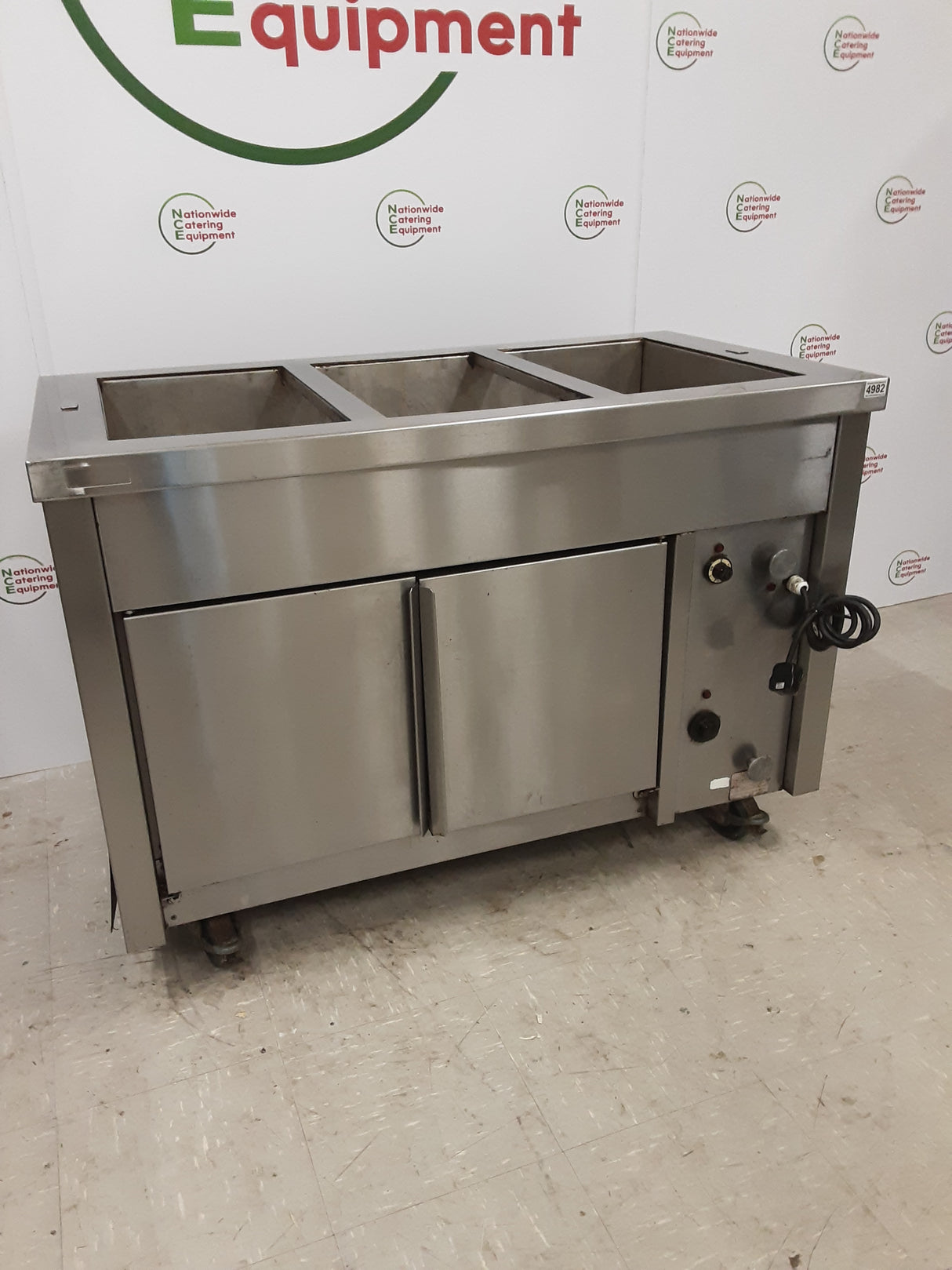 Bartlett Mobile 13amp Hot Cupboard/Dry Bain Marie-CLEARANCE (NCE4982)