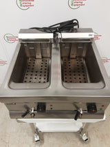 Lincat Silverlink Twin Tank Electric Tabletop Fryer, 1ph/32amp  (NCE4961)