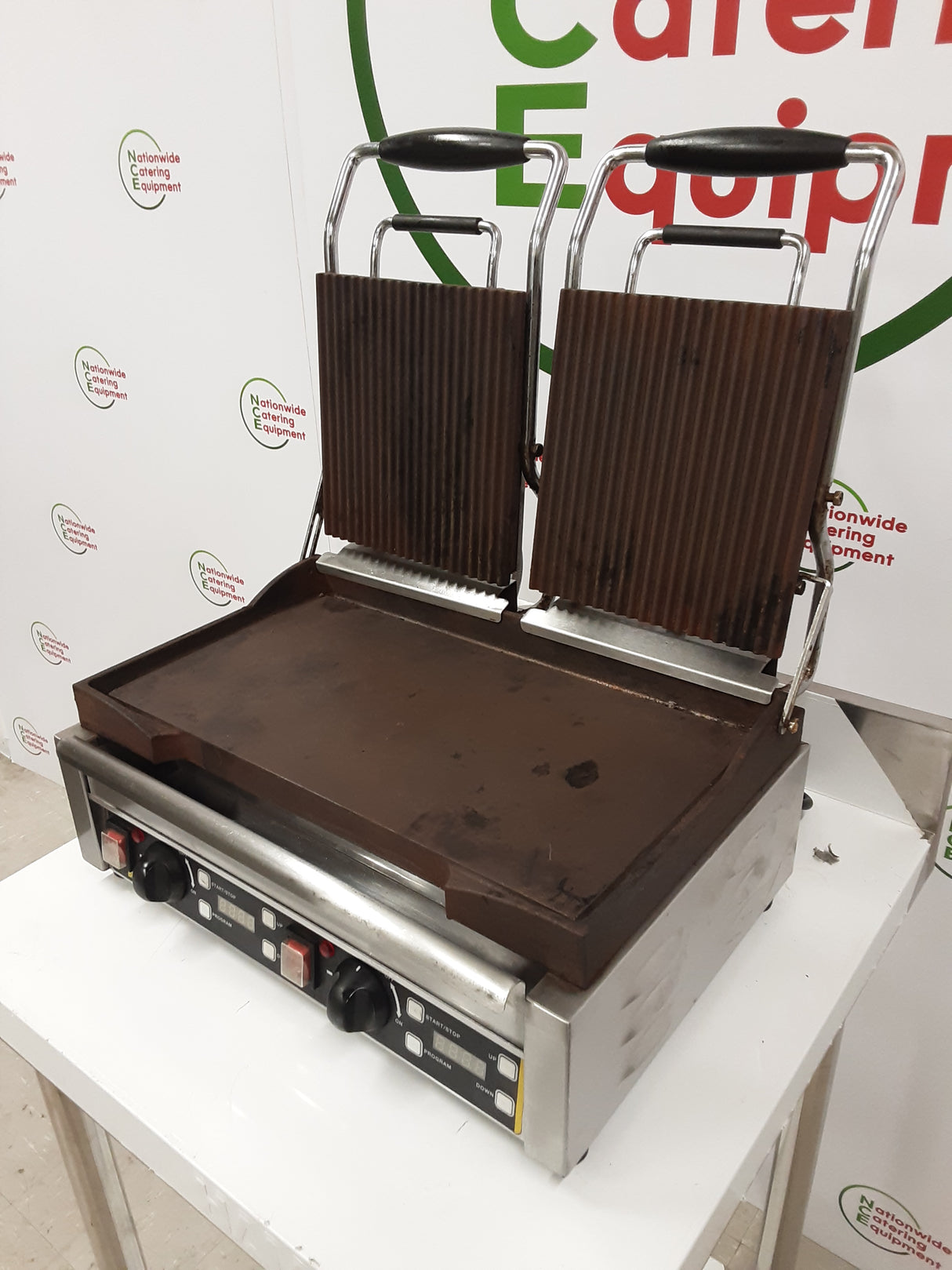 Buffalo Double Panini/Contact Grill- Flat & Ribbed (NCE4894)