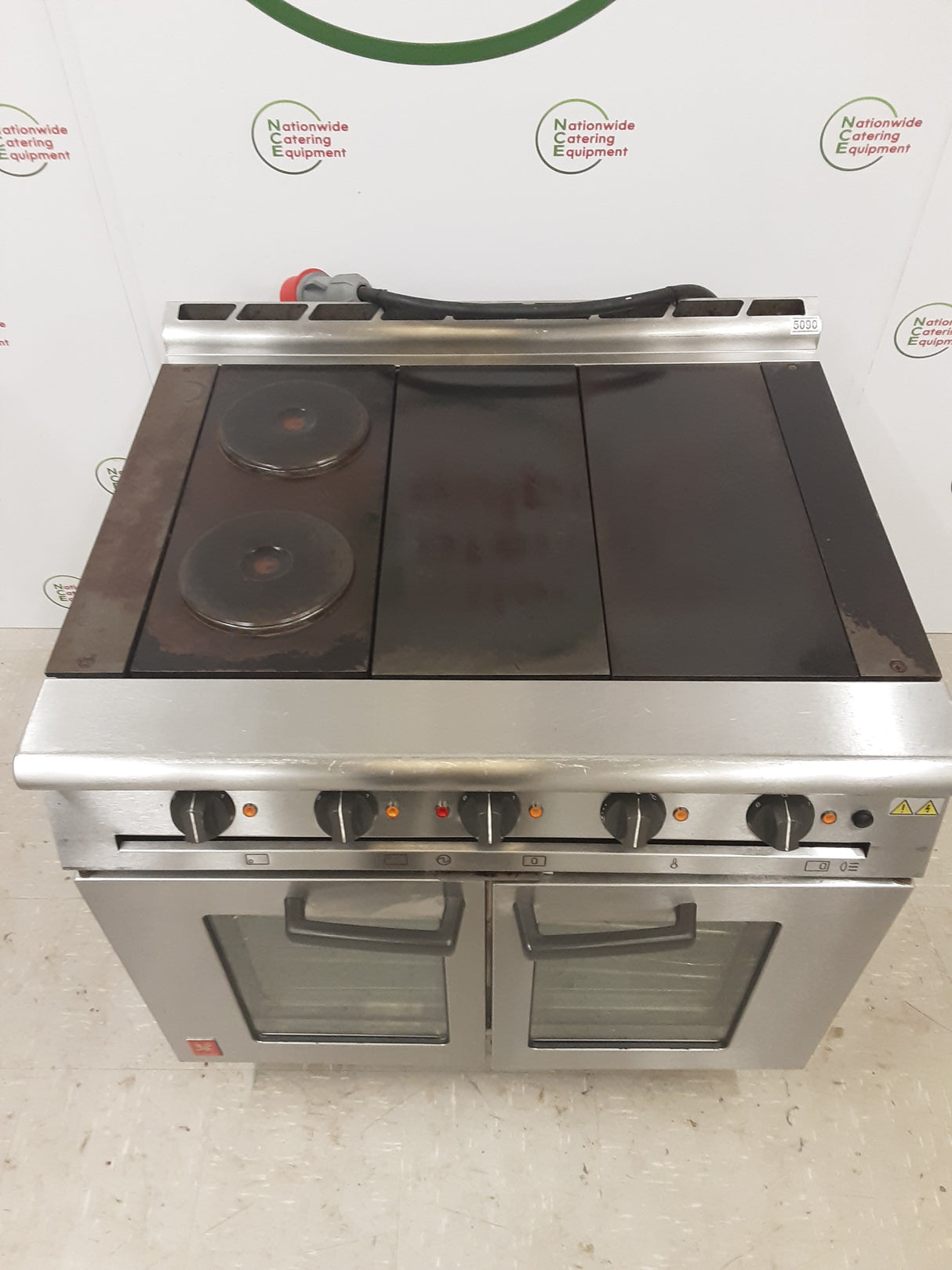 Falcon Electric Solid Top/Two Burner Stove & Convection Oven, 3 phase, Model- E3101OTC (NCE5090)