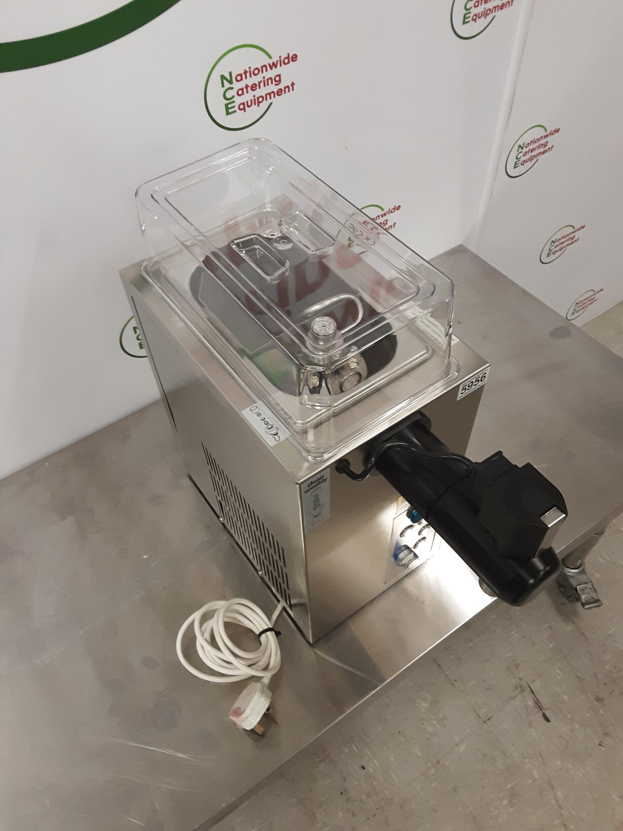 DCA Equipment/Sanomat Whipped Cream Machine, Model-Euro Cream 2L (NCE5956)