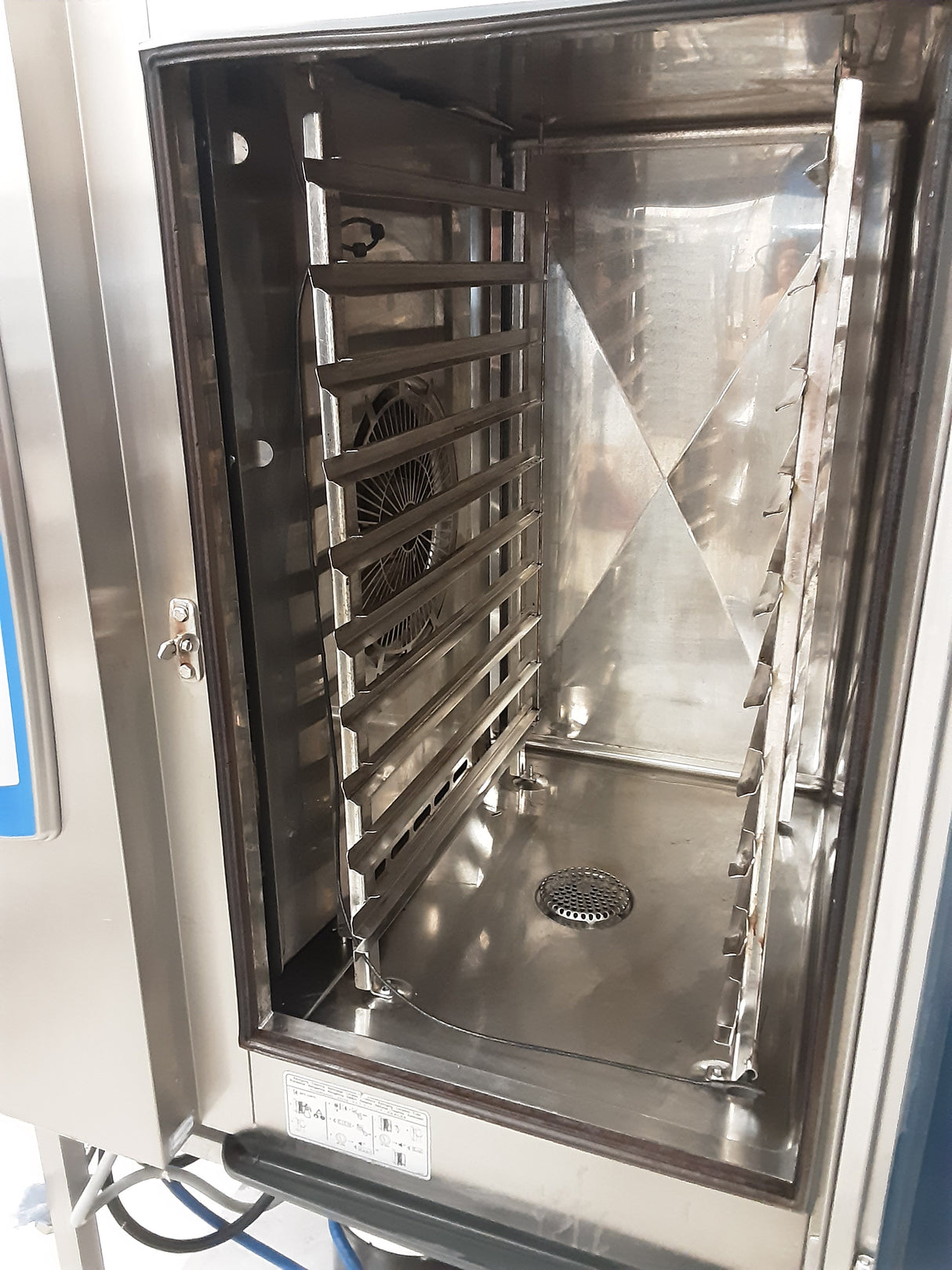 Lincat Badged Rational Electric Combimaster 10 Grid Combi Oven On Stand (NCE5862)