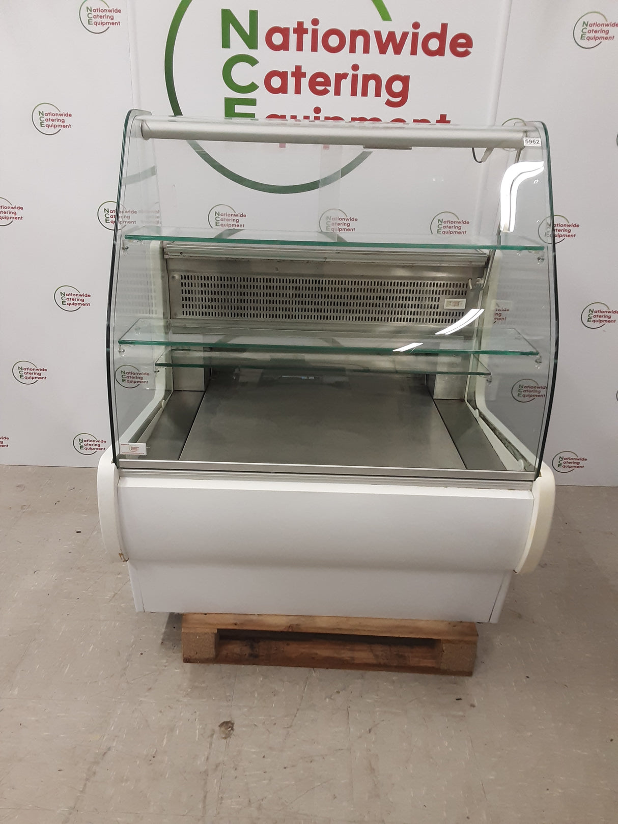 Interlevin Serve Over/Sandwich/Patisserie Fridge, Model-Tejo II (NCE5962)