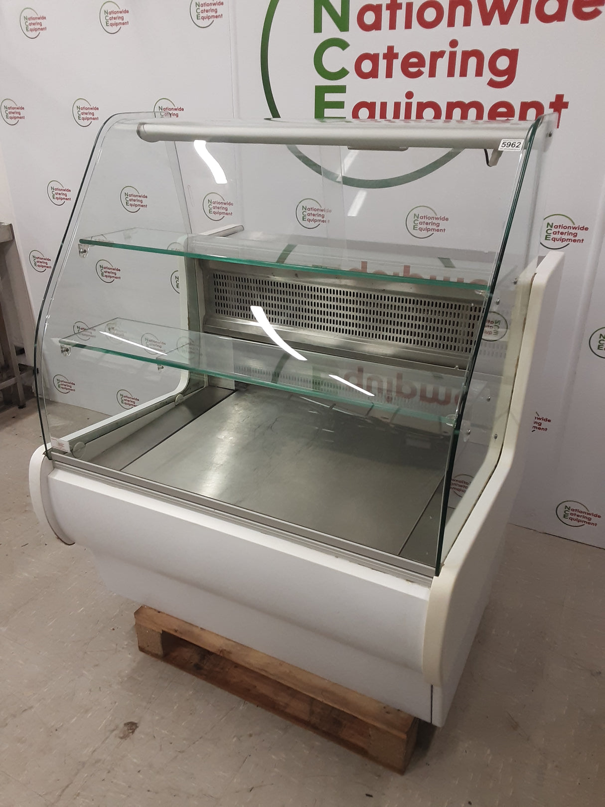 Interlevin Serve Over/Sandwich/Patisserie Fridge, Model-Tejo II (NCE5962)