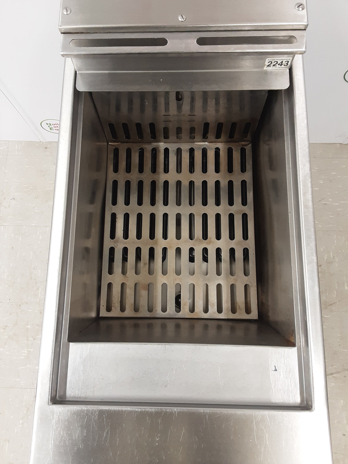 Falcon Electric Pumped Filtration Single Tank/Double Basket Fryer, Model- E401F (NCE2243)