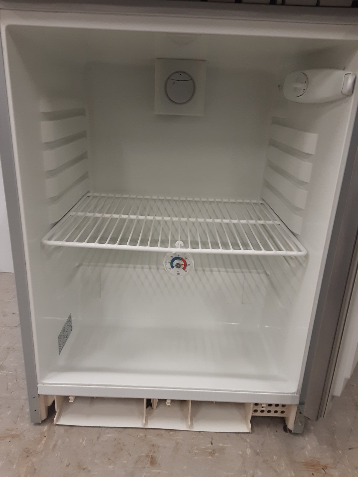 Electrolux Undercounter Fridge, Clearance Item, Model-RUCR16  (NCE6097)