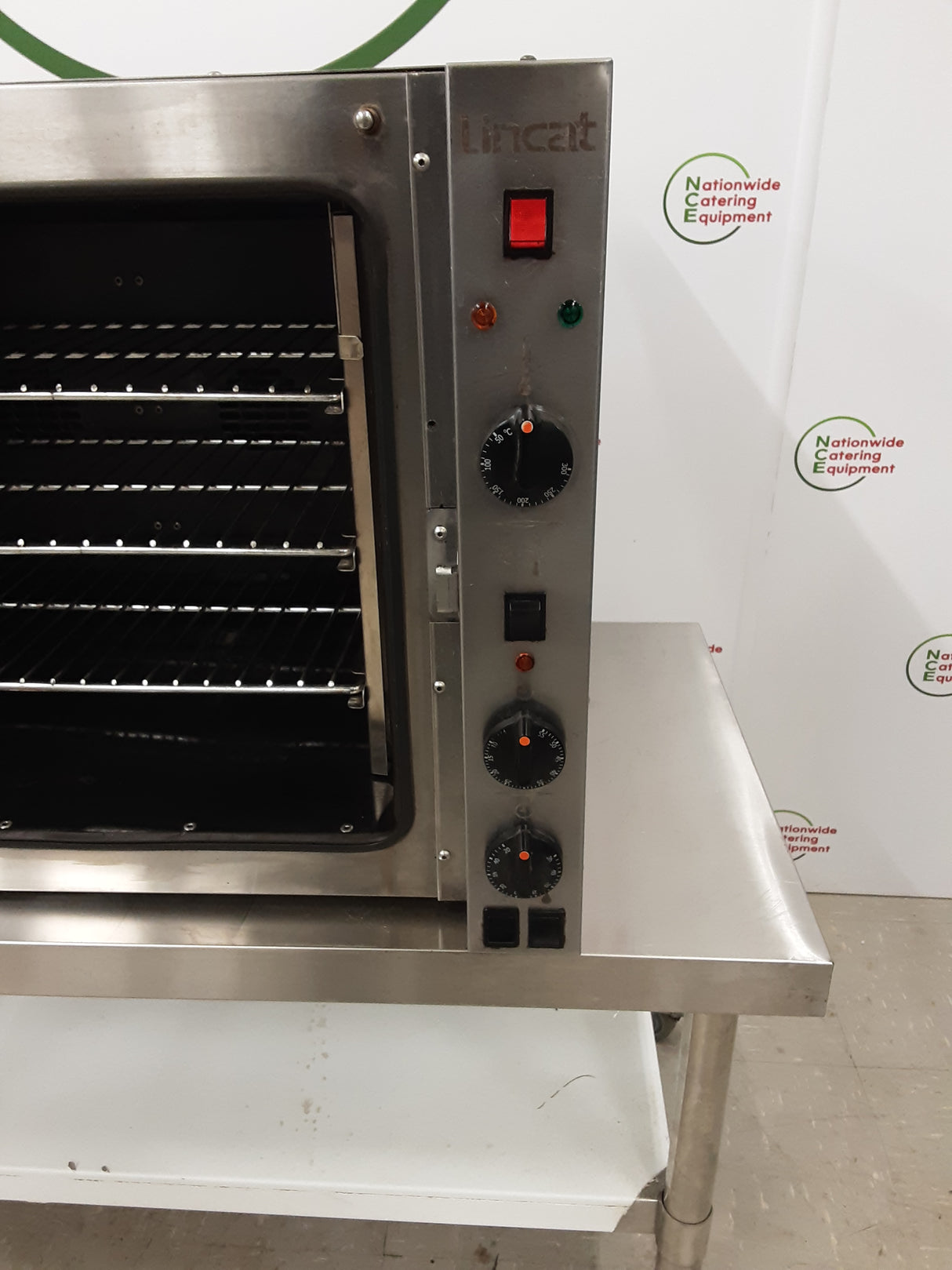 Lincat Tabletop 13amp Electric Convection Oven, Model-EC08 (NCE6124)