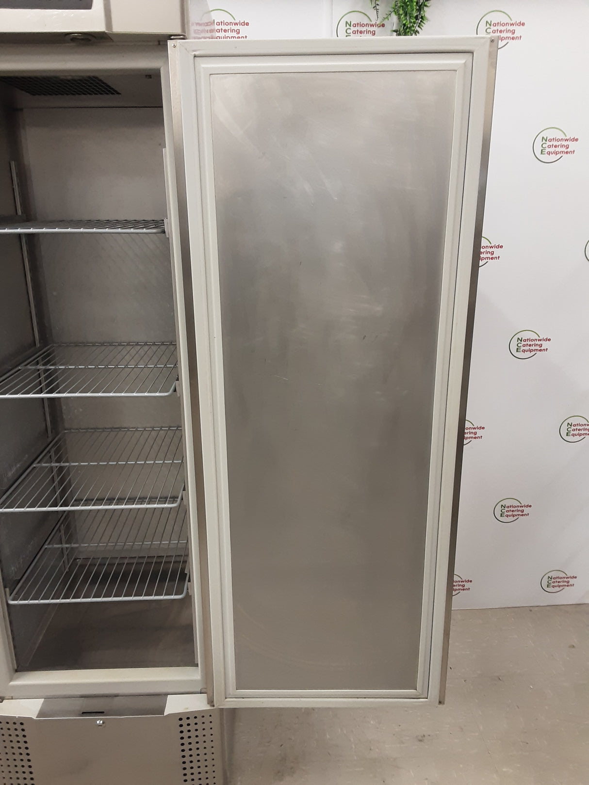 Gram Single Upright Fridge, 425L Capacity, Model- Midi425 (NCE6136)
