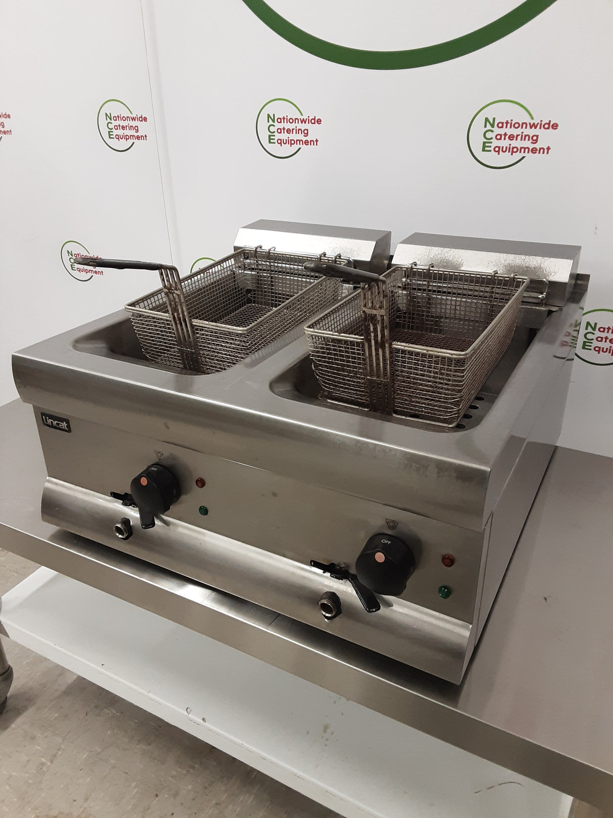 Lincat Twin Tank Tabletop Electric Fryer, Model- DF612 (NCE4051)