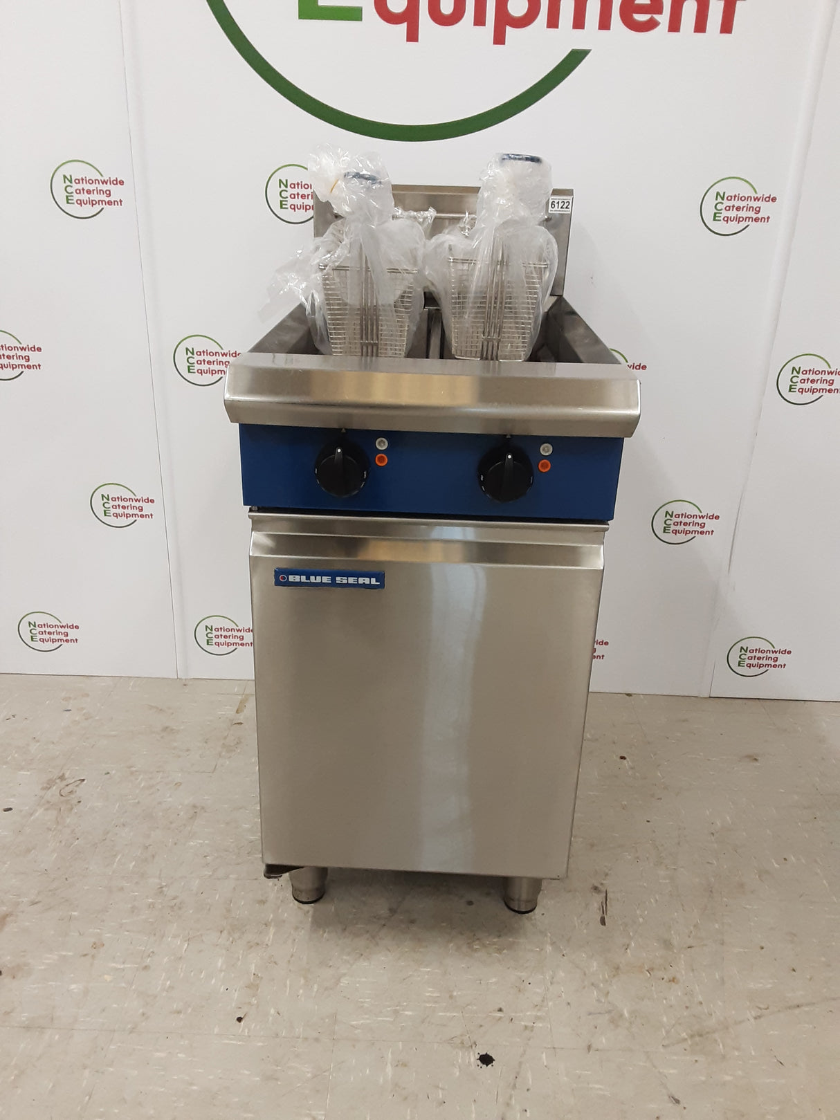 Blueseal Twin Tank Electric Fryer, 32amp/3ph, Model-E44 (NCE6122)