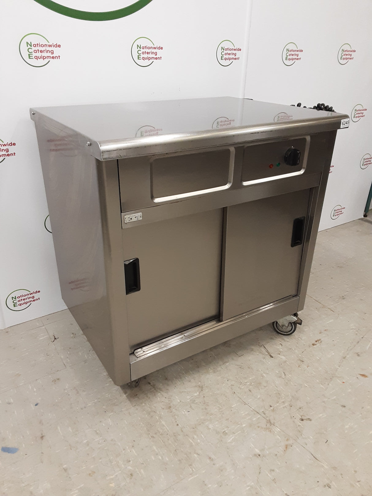 Lincat Mobile Hot Cupboard, 13amp Electric, Model- GM2 (NCE6245)