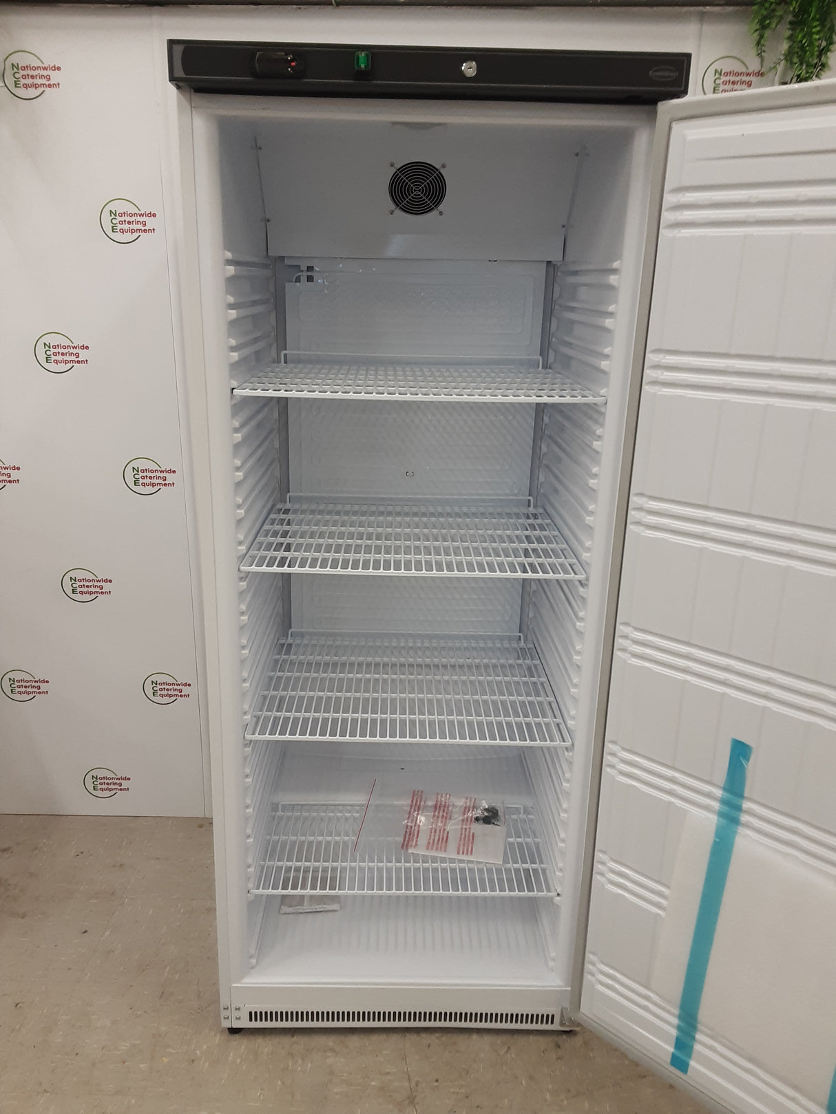 Combisteel White 600L Single Upright Fridge- B-Grade, Model- 7950.5330 (NCE6348)