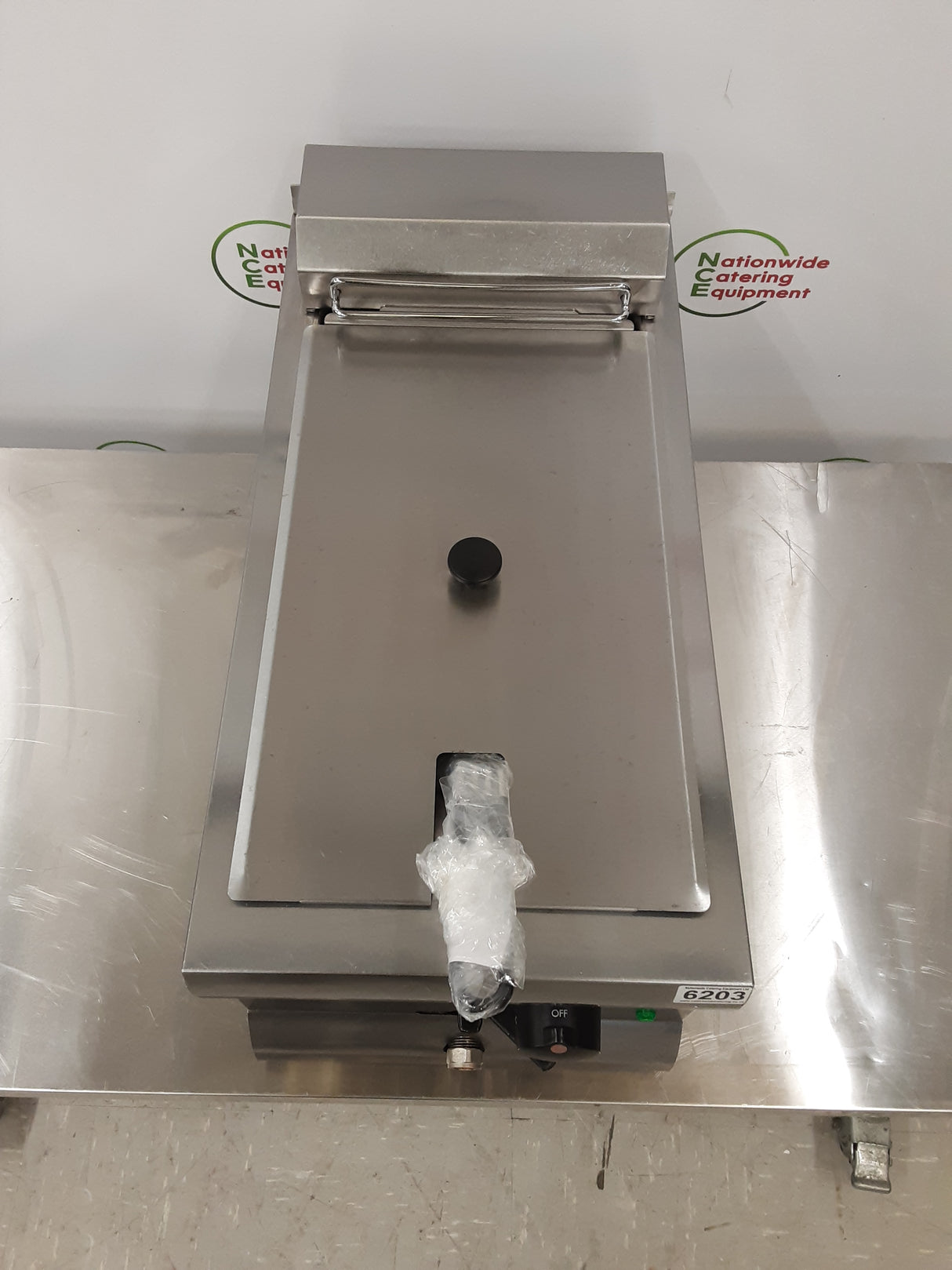 Lincat Single Tank Tabletop Electric (13amp) Fryer, Model- DF33 (NCE5620)