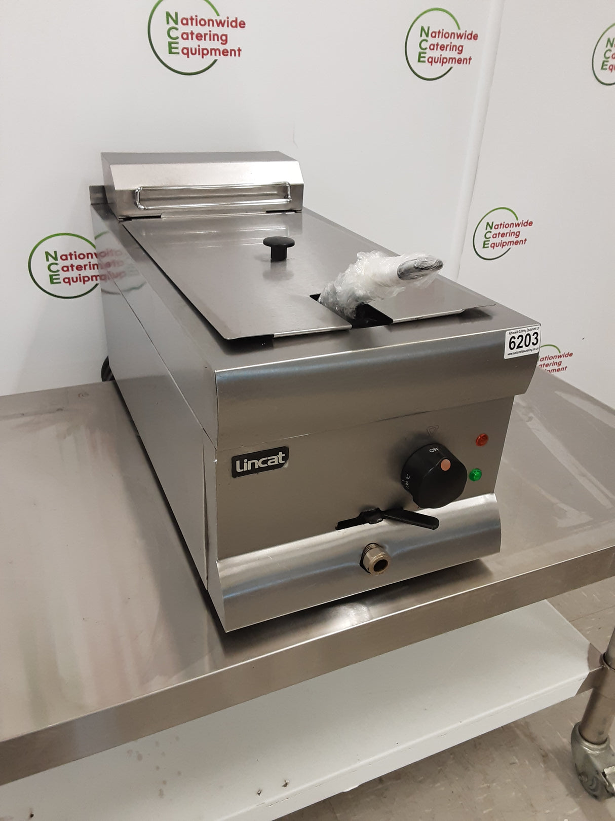 Lincat Single Tank Tabletop Electric (13amp) Fryer, Model- DF33 (NCE5620)