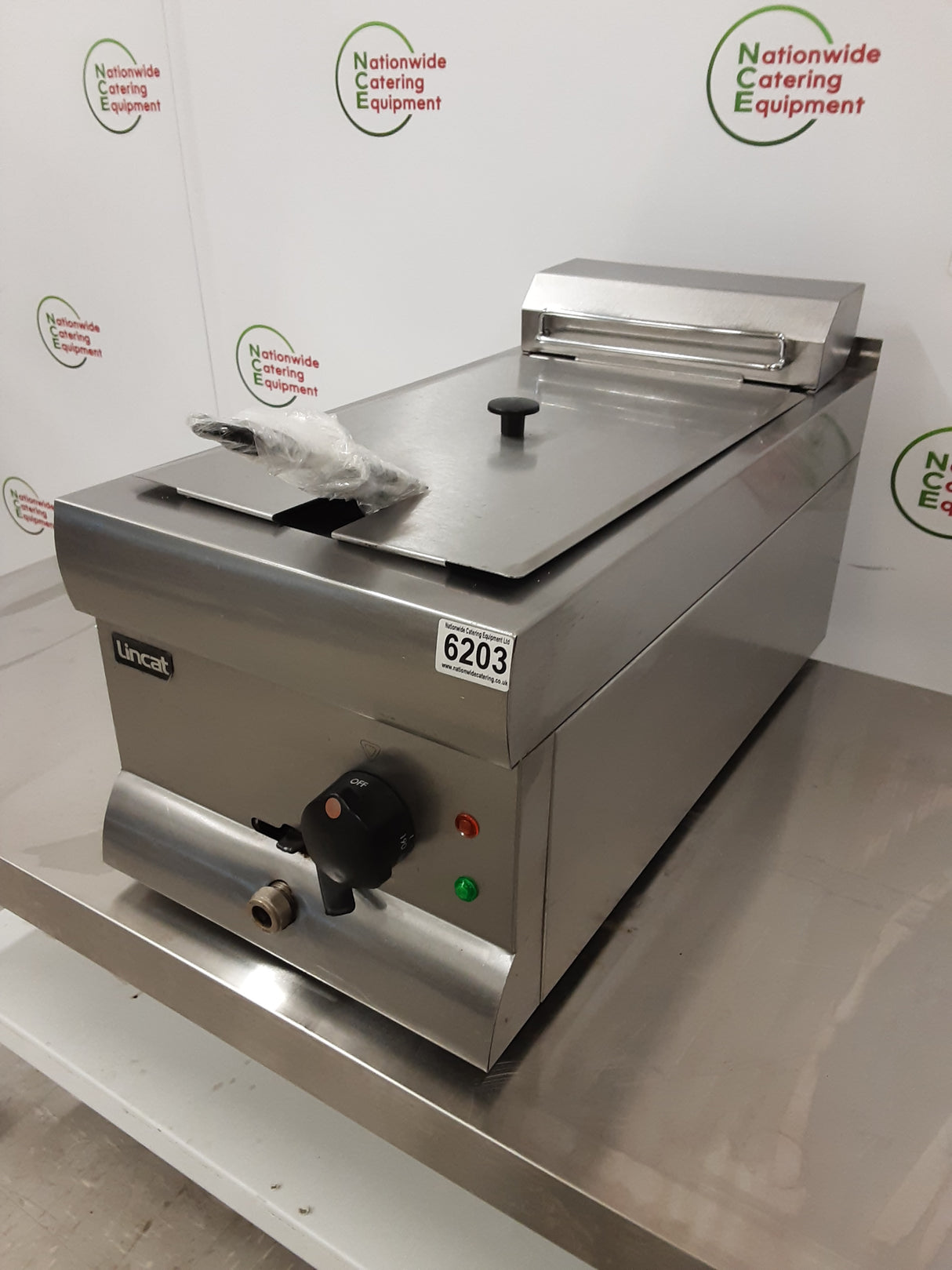 Lincat Single Tank Tabletop Electric (13amp) Fryer, Model- DF33 (NCE5620)