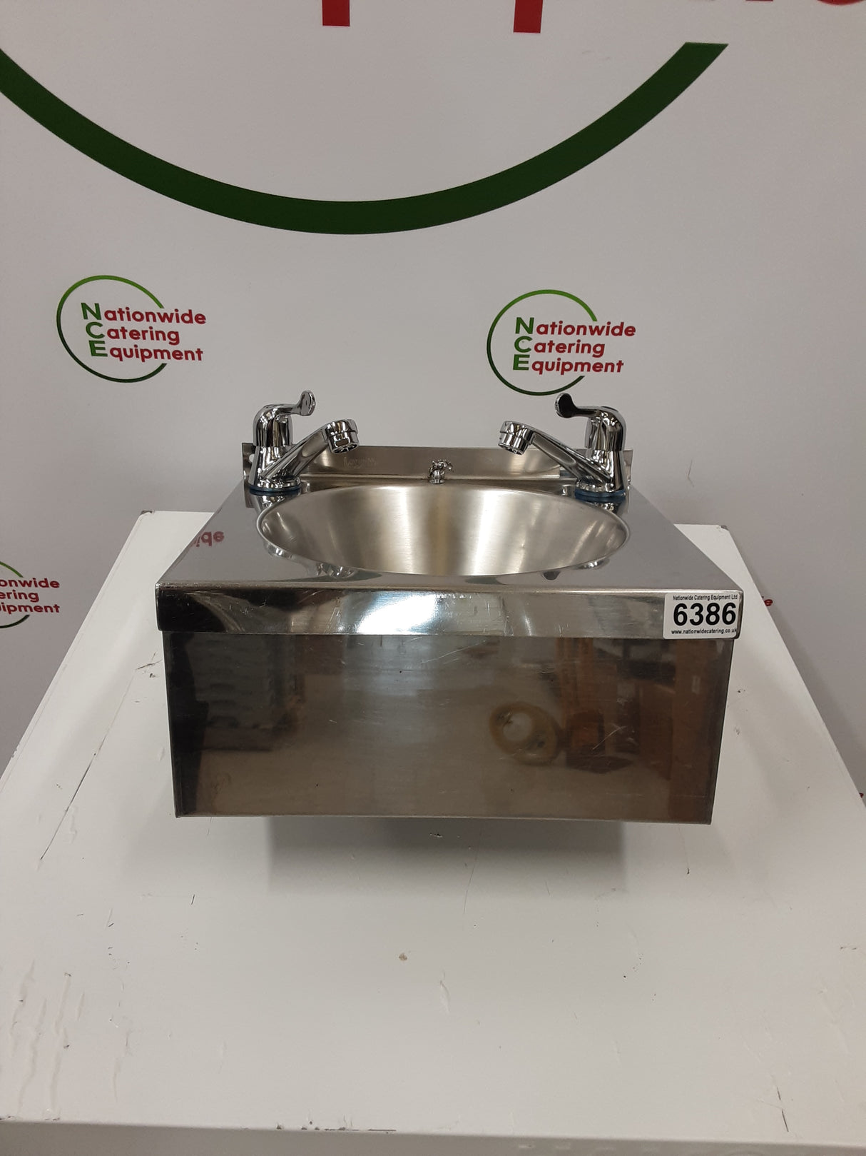 Stainless Steel Wash Hand Basin With New Lever Taps (NCE6386)
