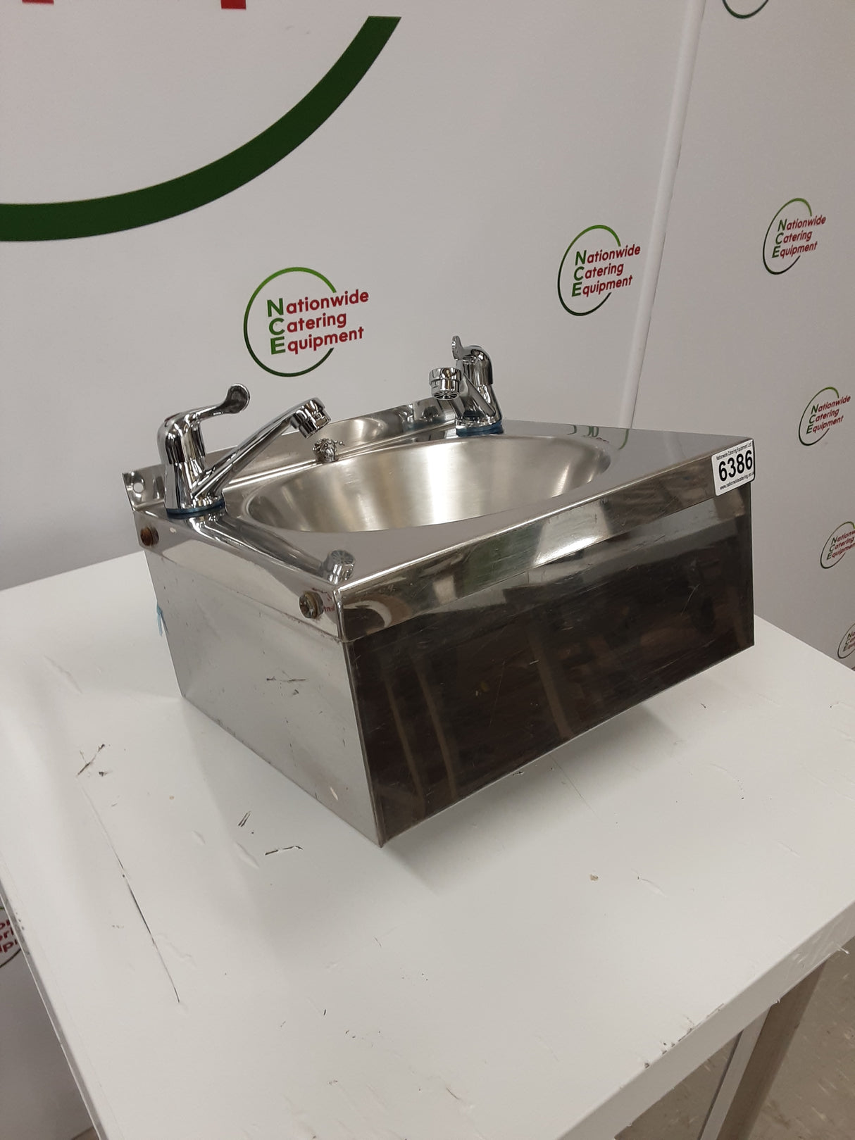 Stainless Steel Wash Hand Basin With New Lever Taps (NCE6386)