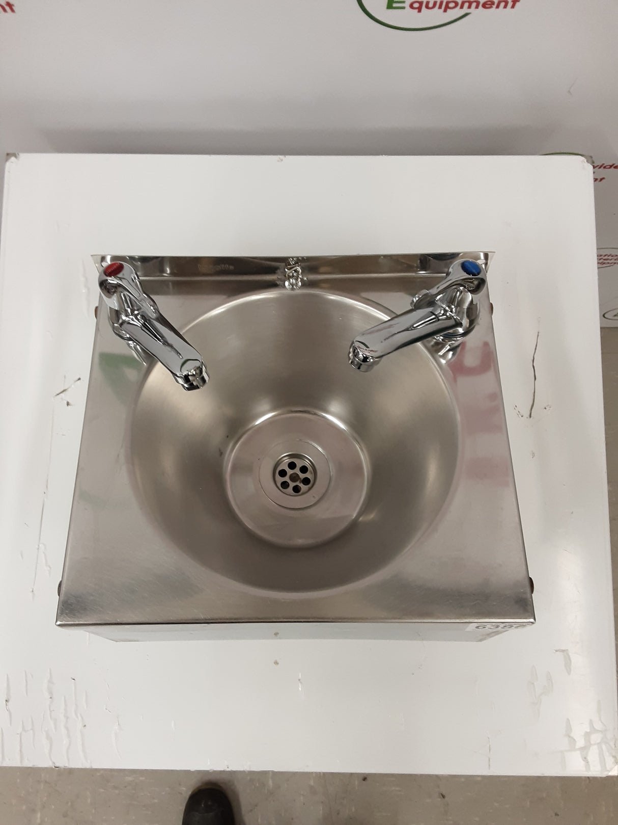 Stainless Steel Wash Hand Basin With New Lever Taps (NCE6386)
