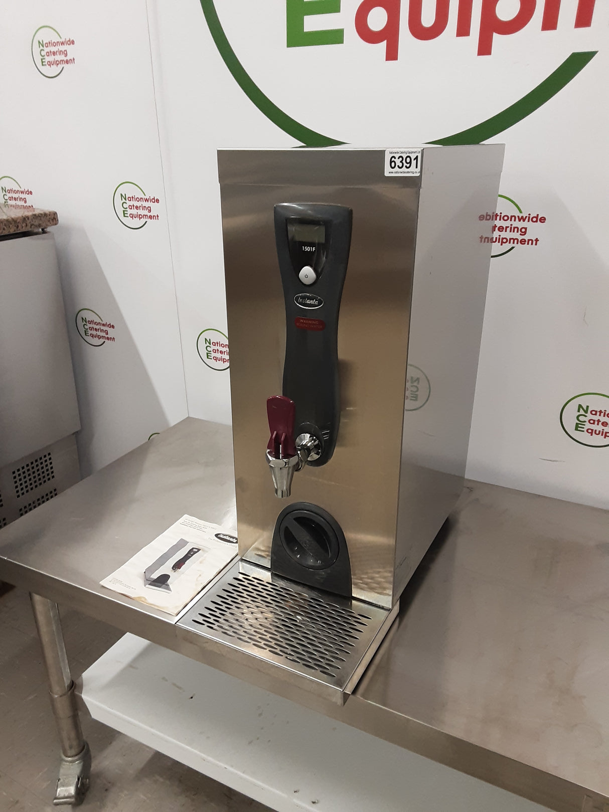 Instanta 10L Auto Fed Water Boiler With Filter, Model- 1501F (NCE6391)