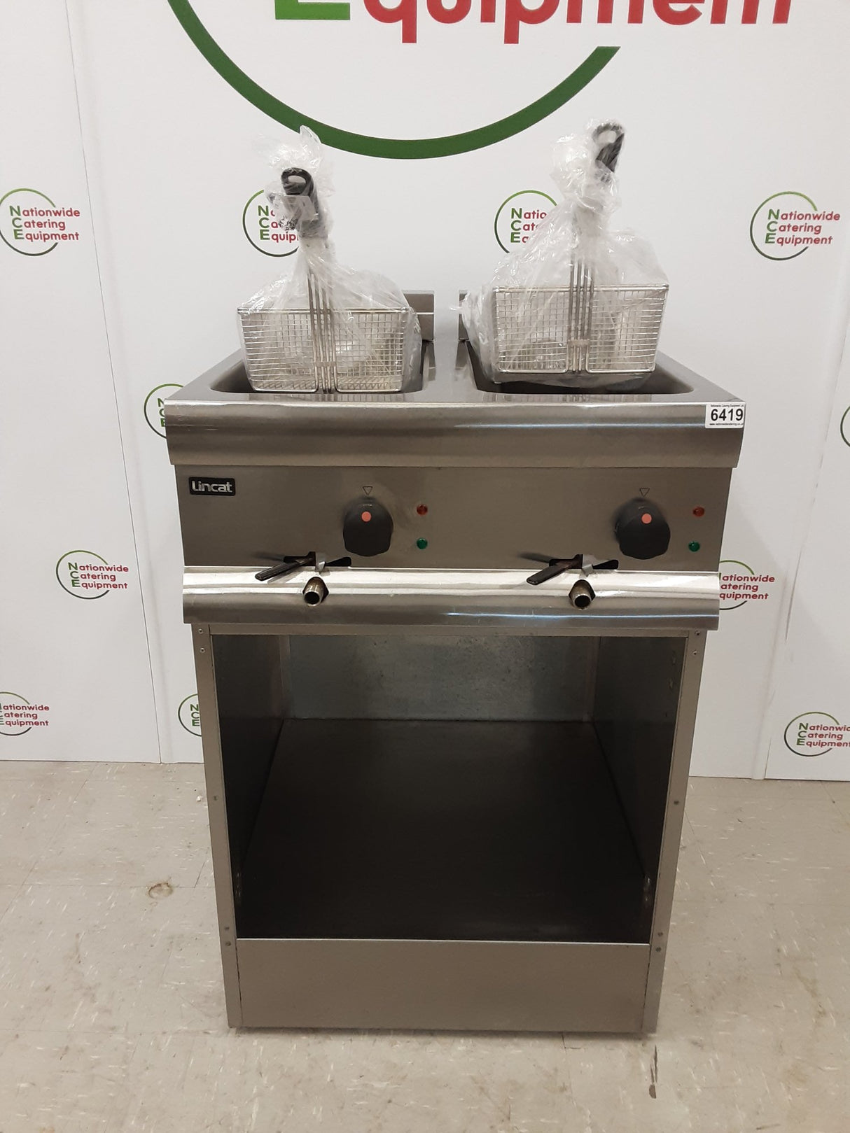 Lincat Twin Tank Electric Fryer With New Baskets (NCE6419)